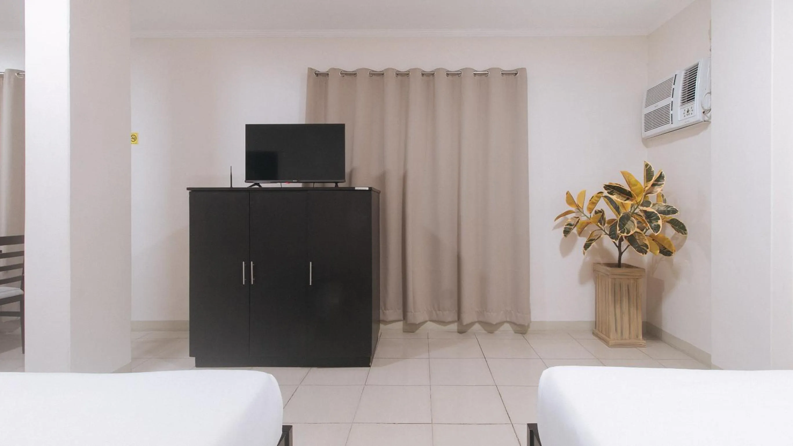 Bed in UrbanView at Evangelista Street Makati