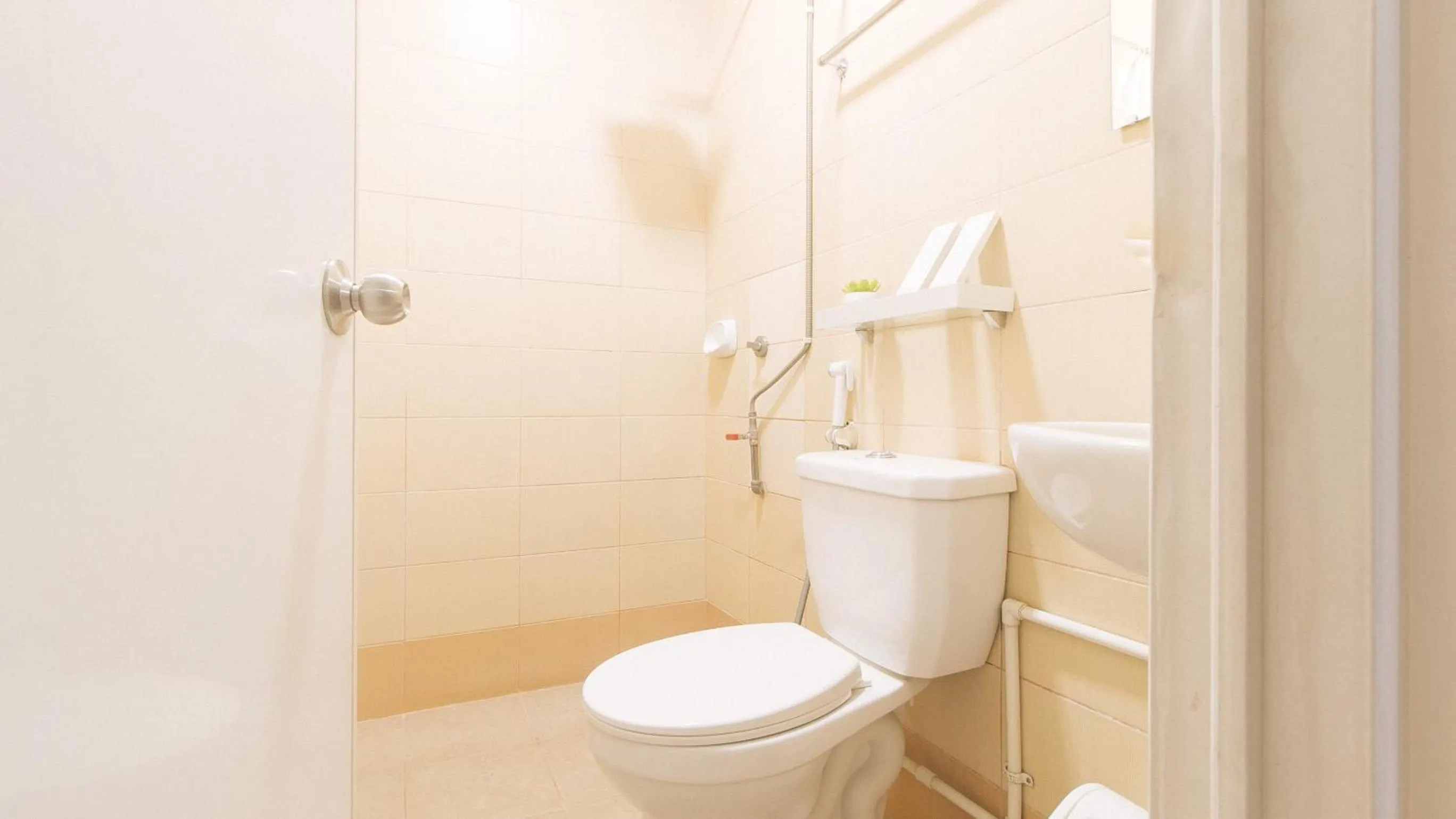 Toilet in UrbanView at Evangelista Street Makati