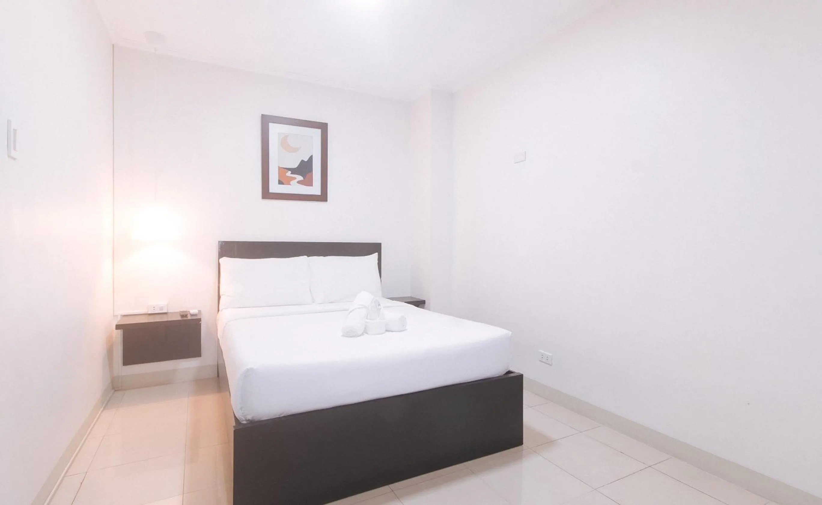 Bed in UrbanView at Evangelista Street Makati