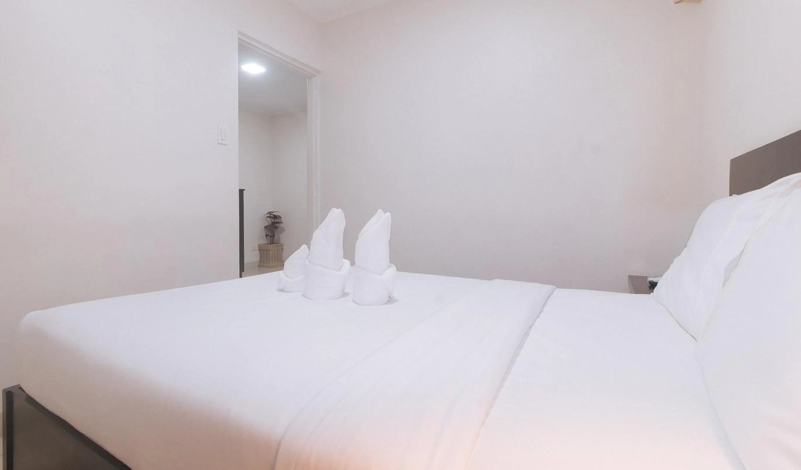 Bed in UrbanView at Evangelista Street Makati