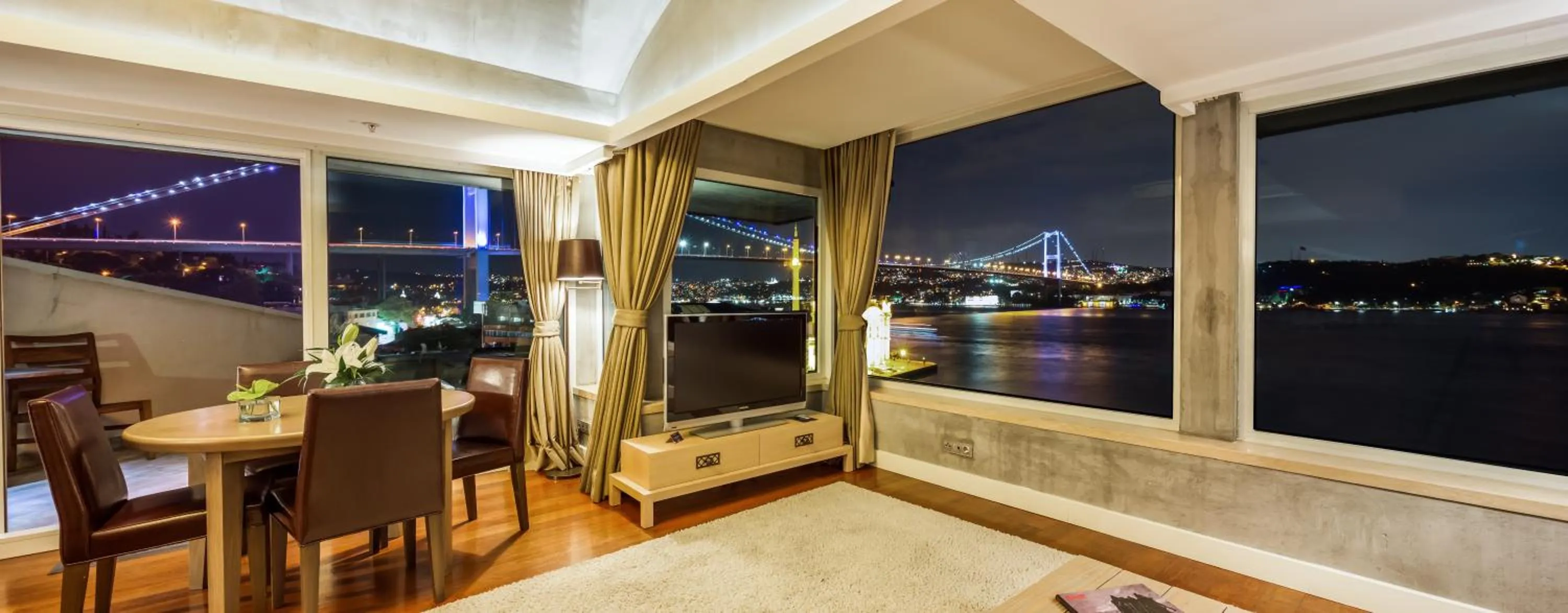 Night in Radisson Blu Bosphorus Hotel