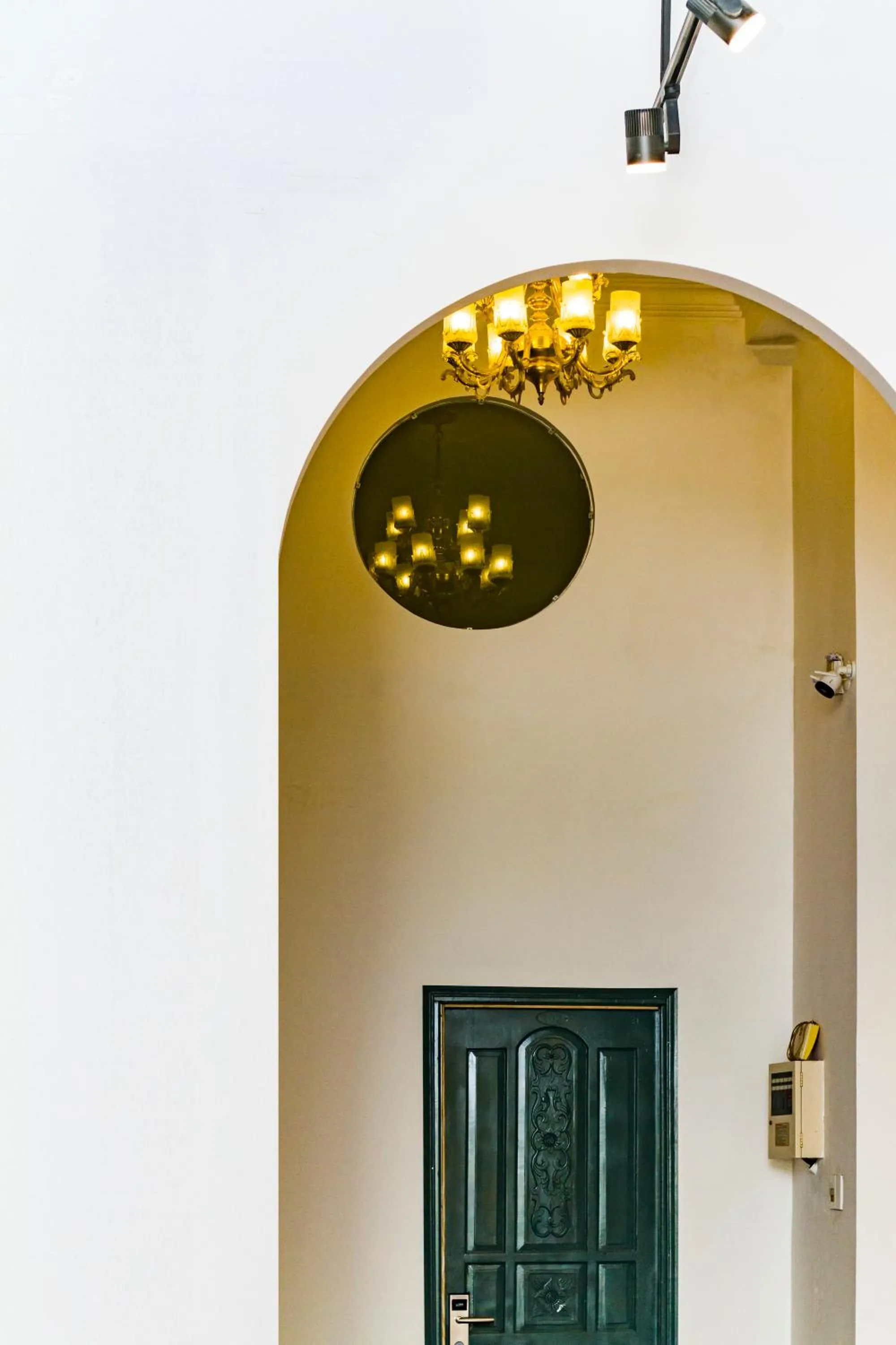 Certificate/Award in 9 Hostel and Suites