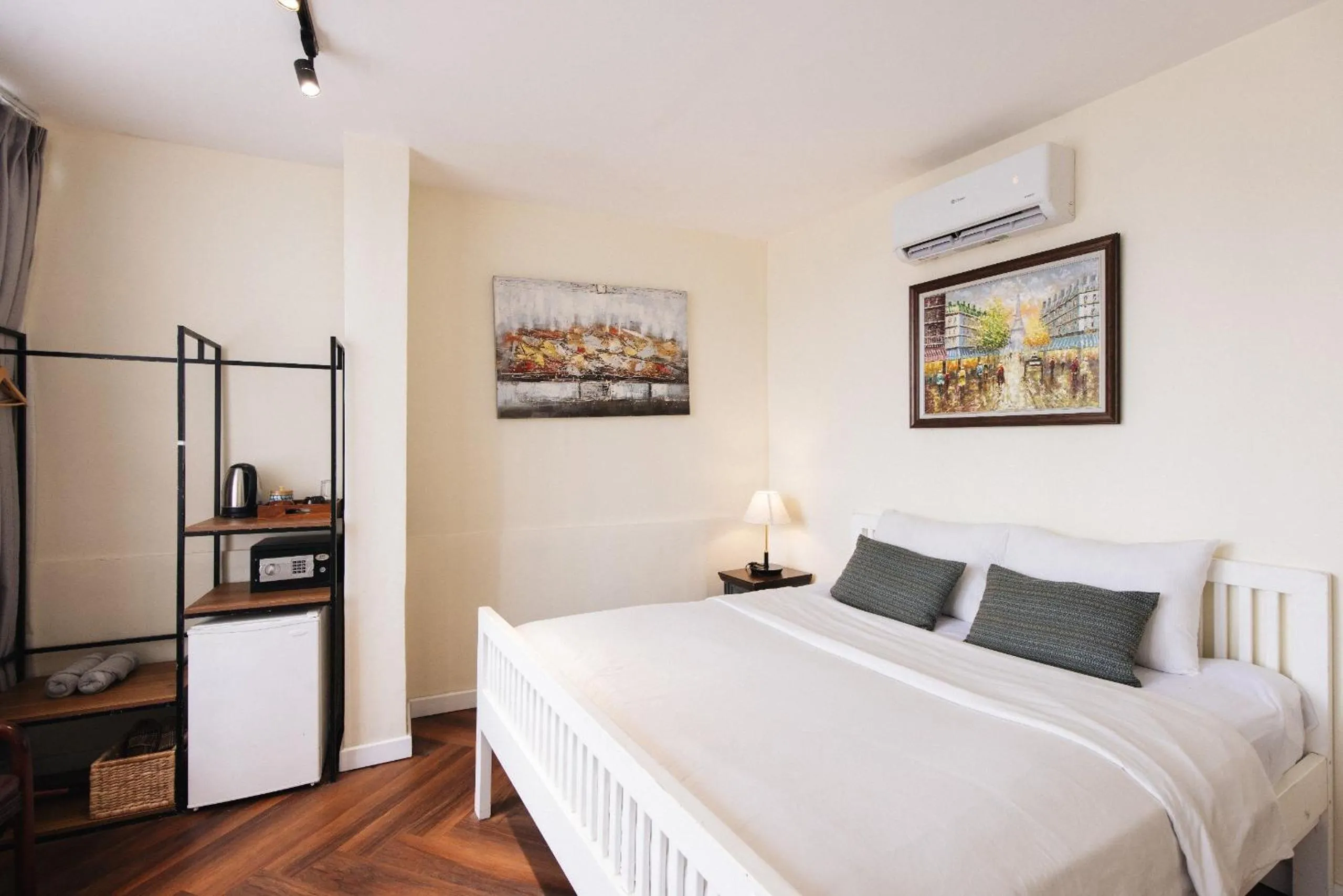 Bedroom, Bed in 9 Hostel and Suites