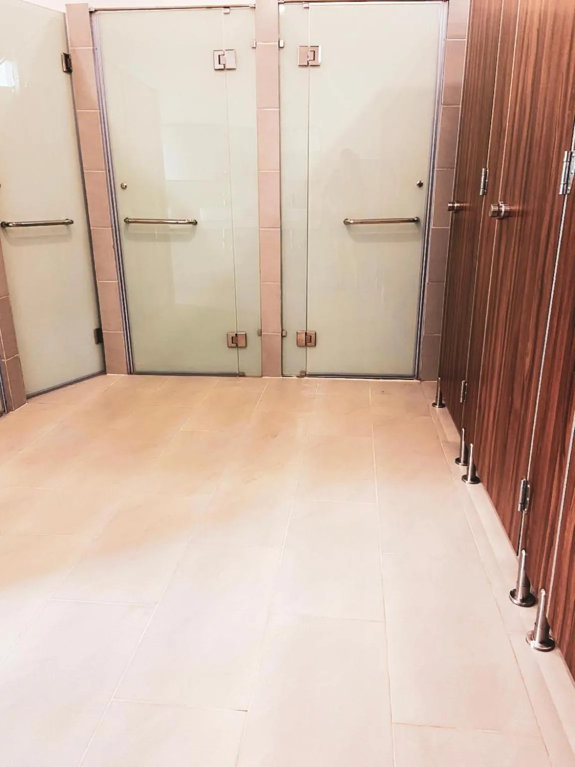 Toilet in 9 Hostel and Suites