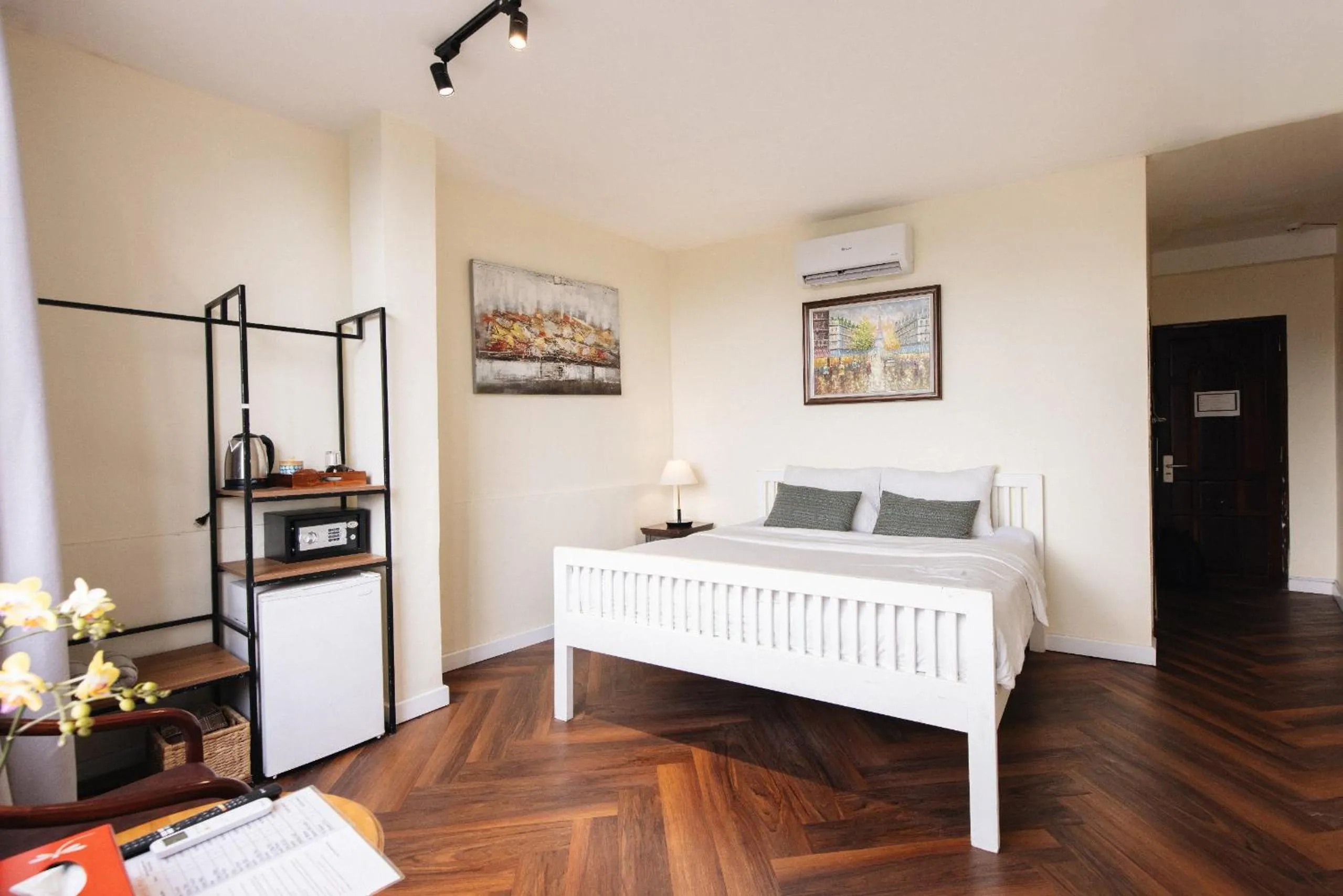 Bedroom, Bed in 9 Hostel and Suites