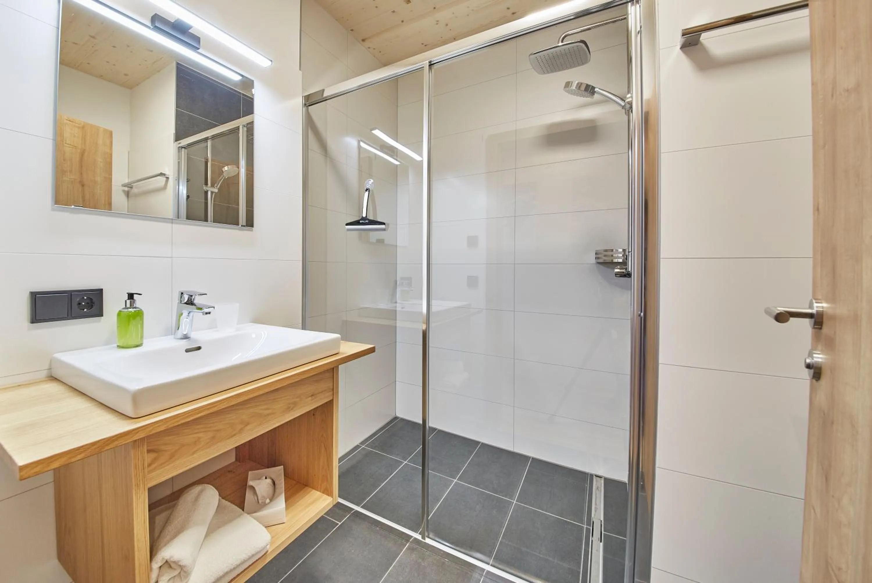 Bathroom in AlpenParks Chalet & Apartment Steve Lodge Viehhofen