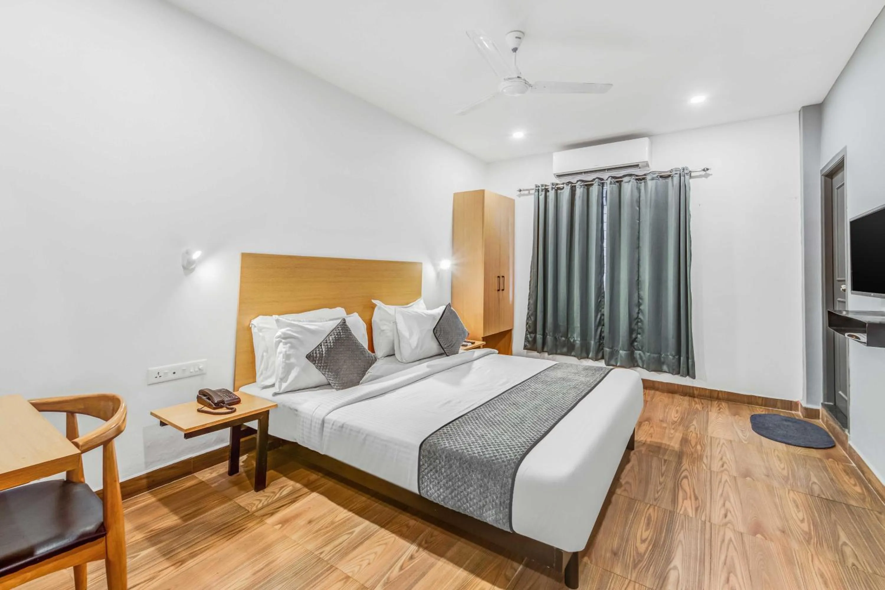 Bed in Rohaan Inn - UPAR Hotels Ashok Nagar