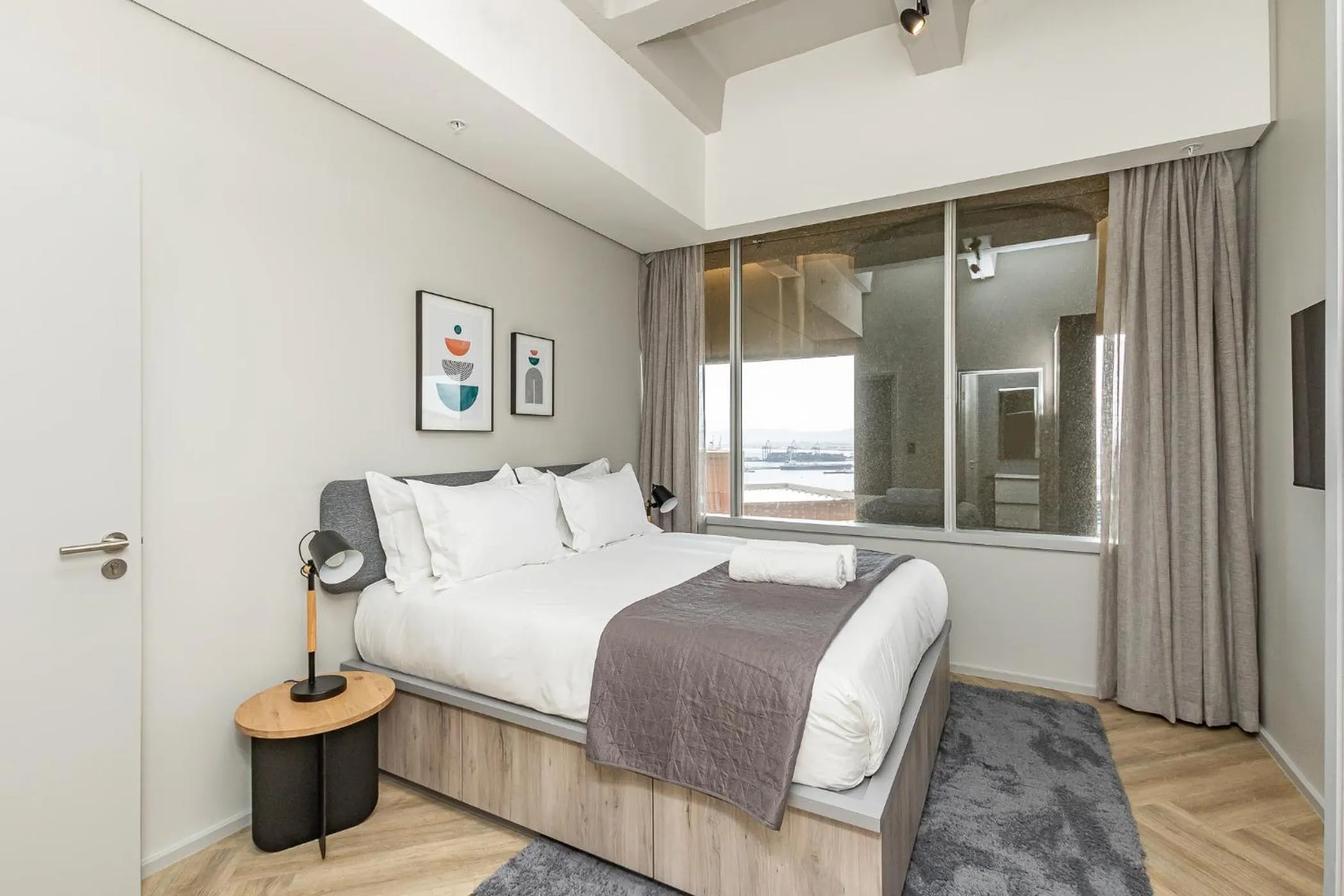 Bed in One Thibault Hotel by ITC Hospitality