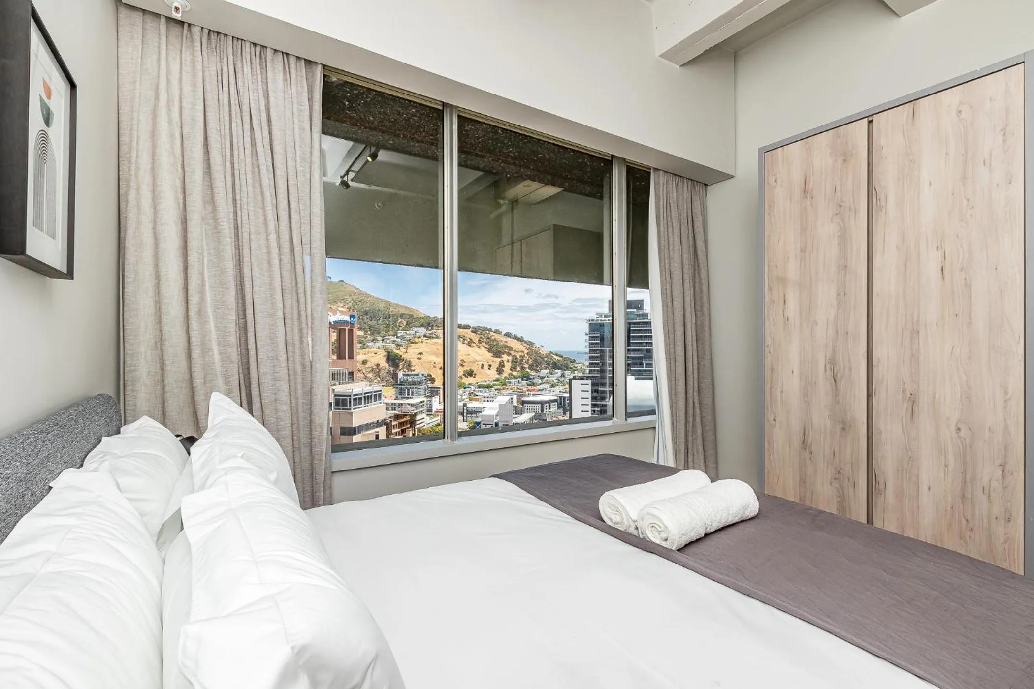 Bed in One Thibault Hotel by ITC Hospitality