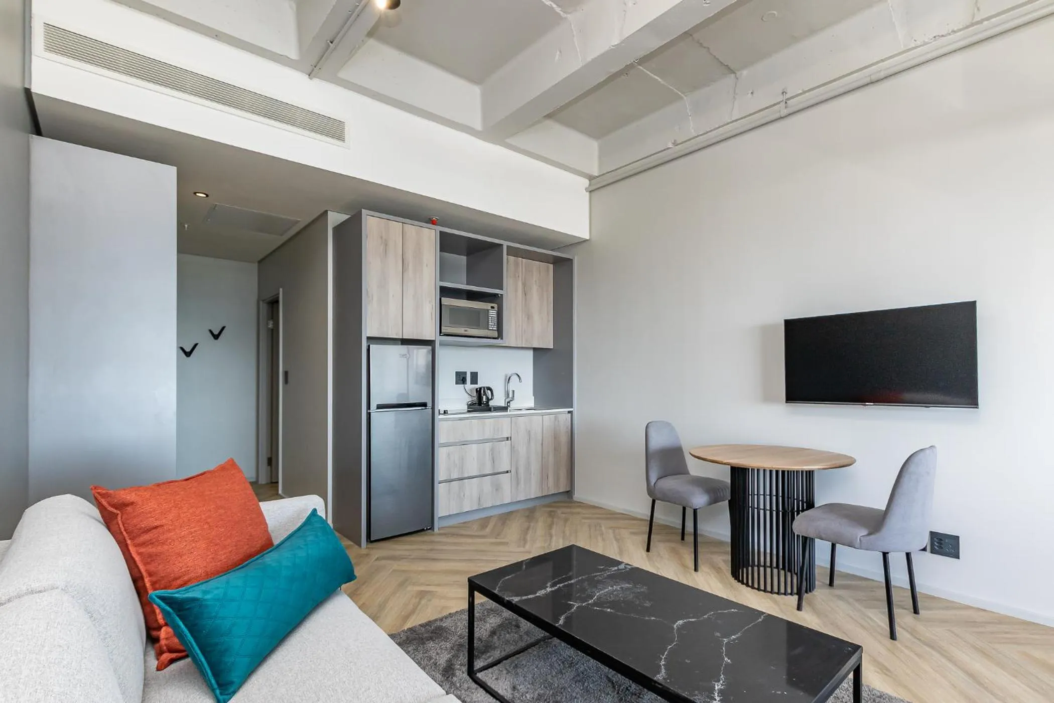 TV and multimedia in One Thibault Hotel by ITC Hospitality