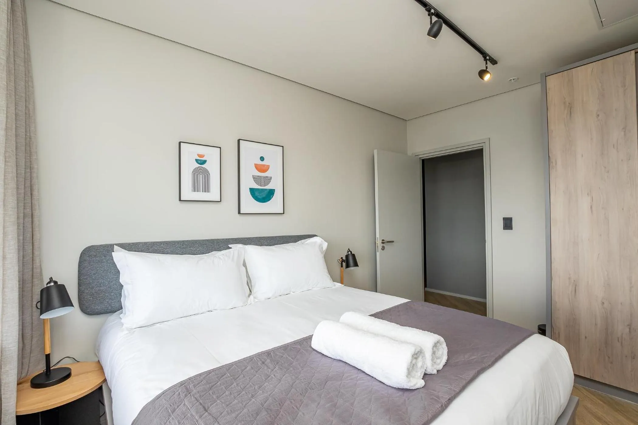 Bed in One Thibault Hotel by ITC Hospitality