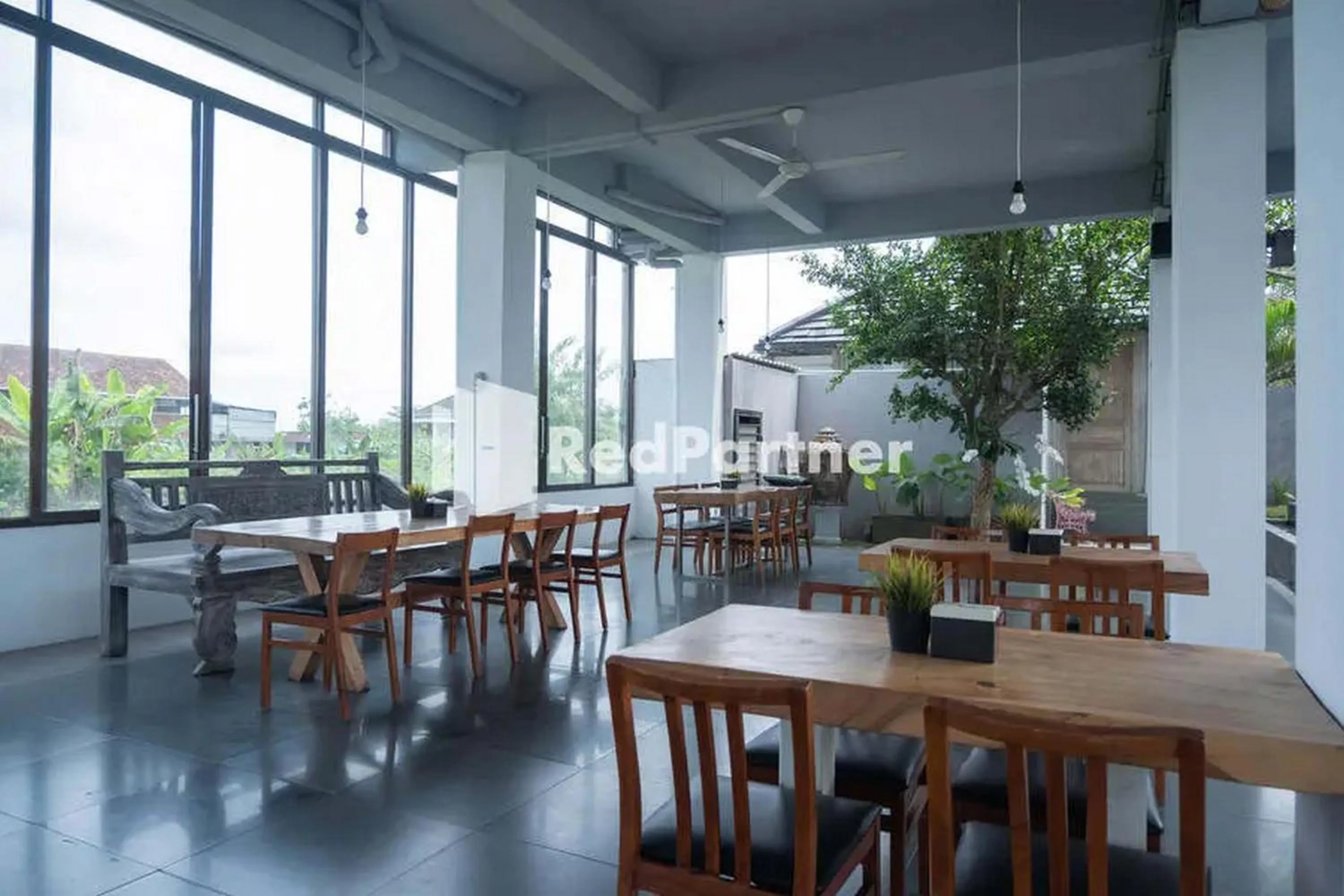 Dining area in Sawah Joglo Boutique Villa Mitra RedDoorz