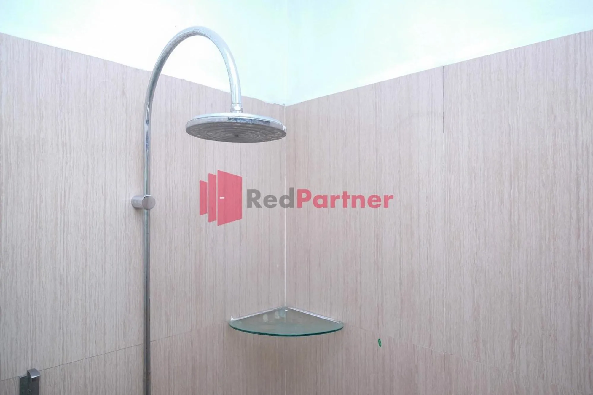 Shower in Sawah Joglo Boutique Villa Mitra RedDoorz