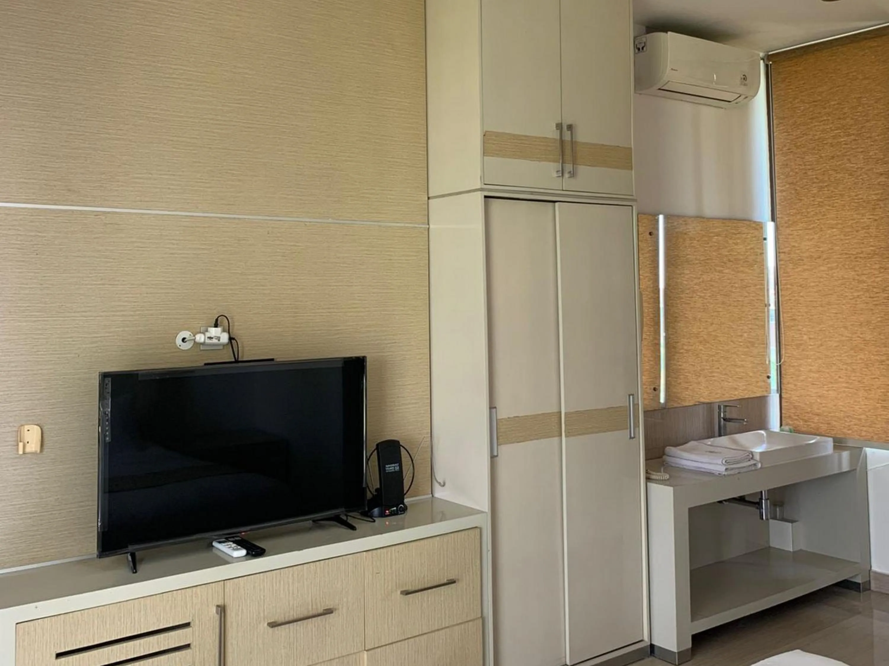 TV and multimedia in Sawah Joglo Boutique Villa Mitra RedDoorz