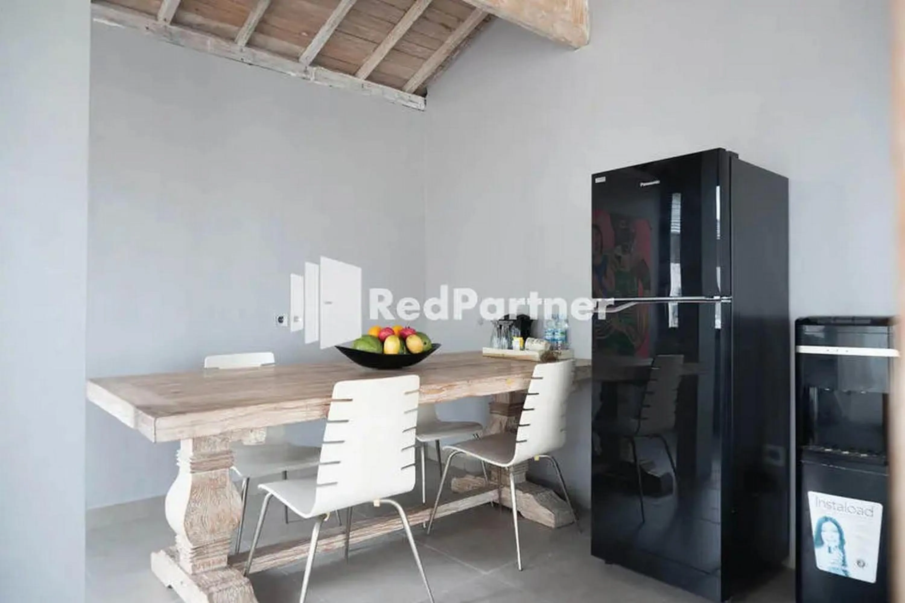 Dining area in Sawah Joglo Boutique Villa Mitra RedDoorz