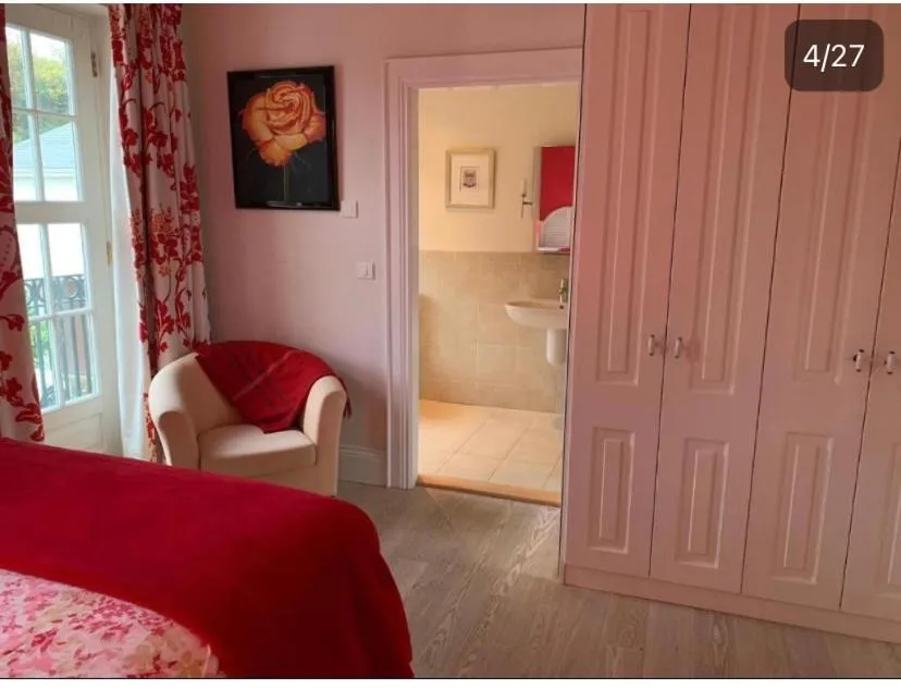 Bed in Redgate House Bed & Breakfast