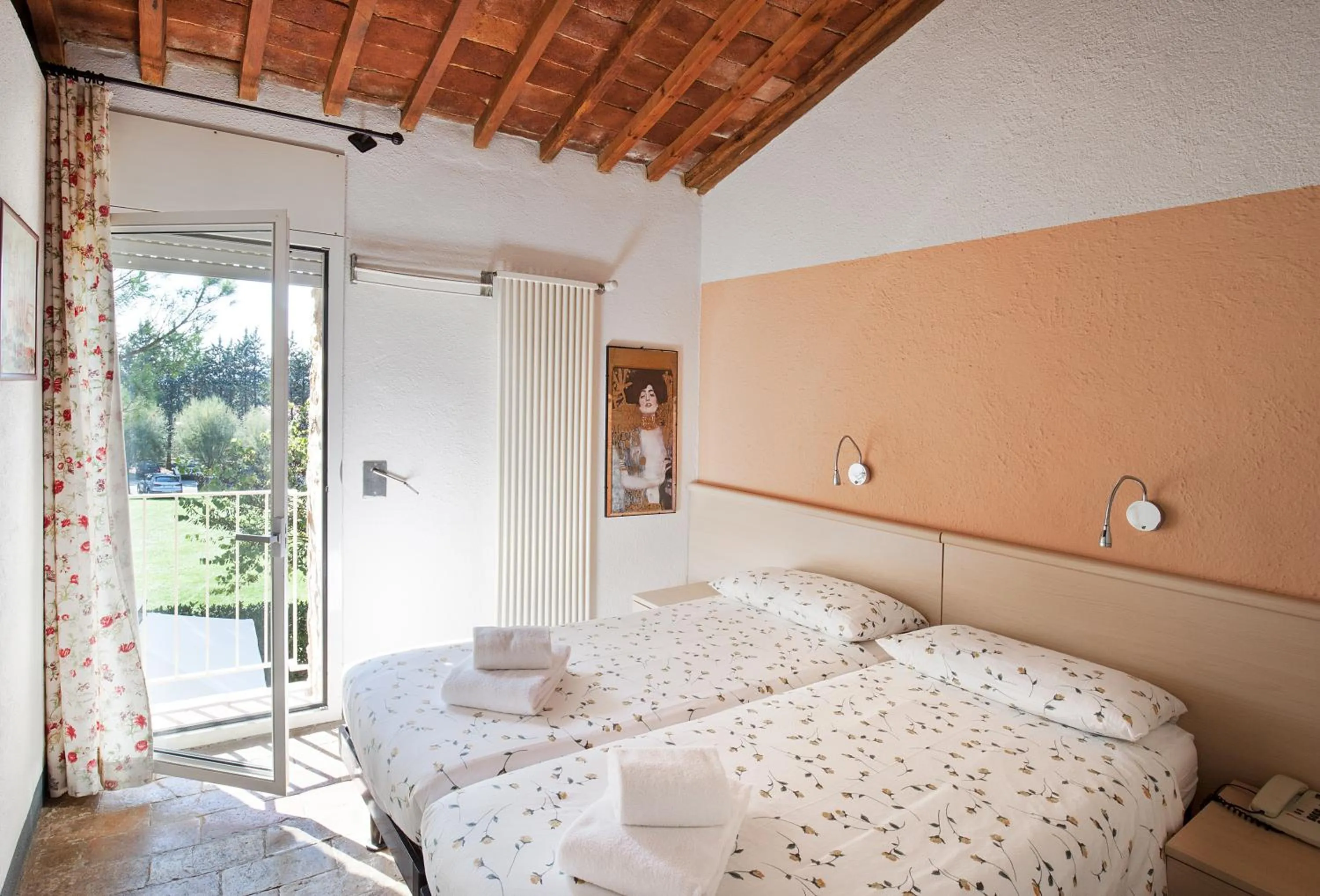 Bedroom, Bed in Massa Vecchia