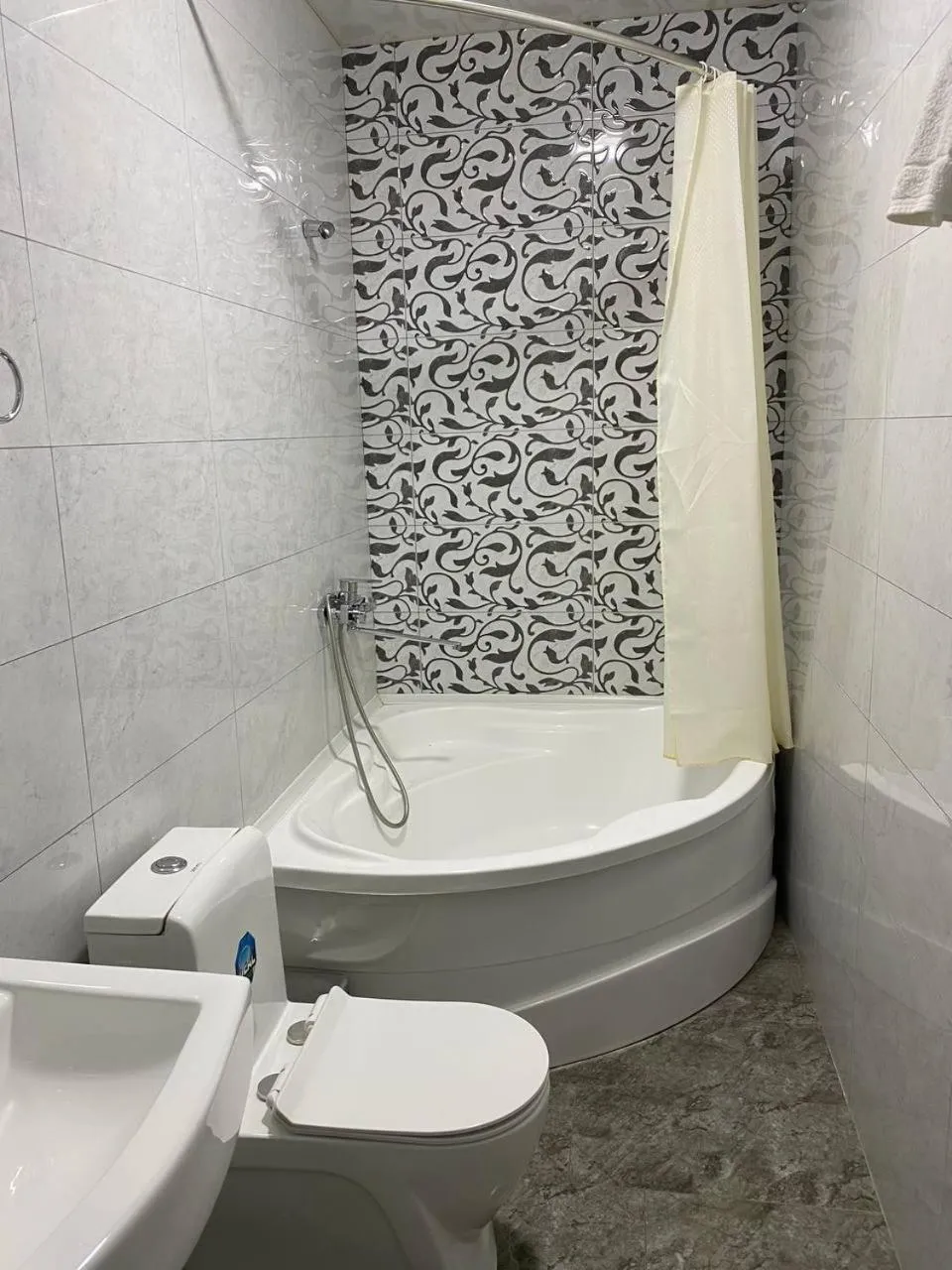 Shower in Asian Plaza