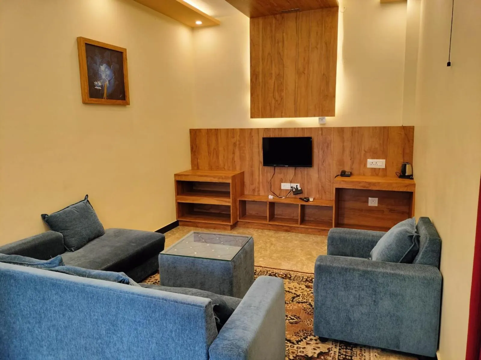 Communal lounge/ TV room in Orange Valley Plantation Holiday Coorg