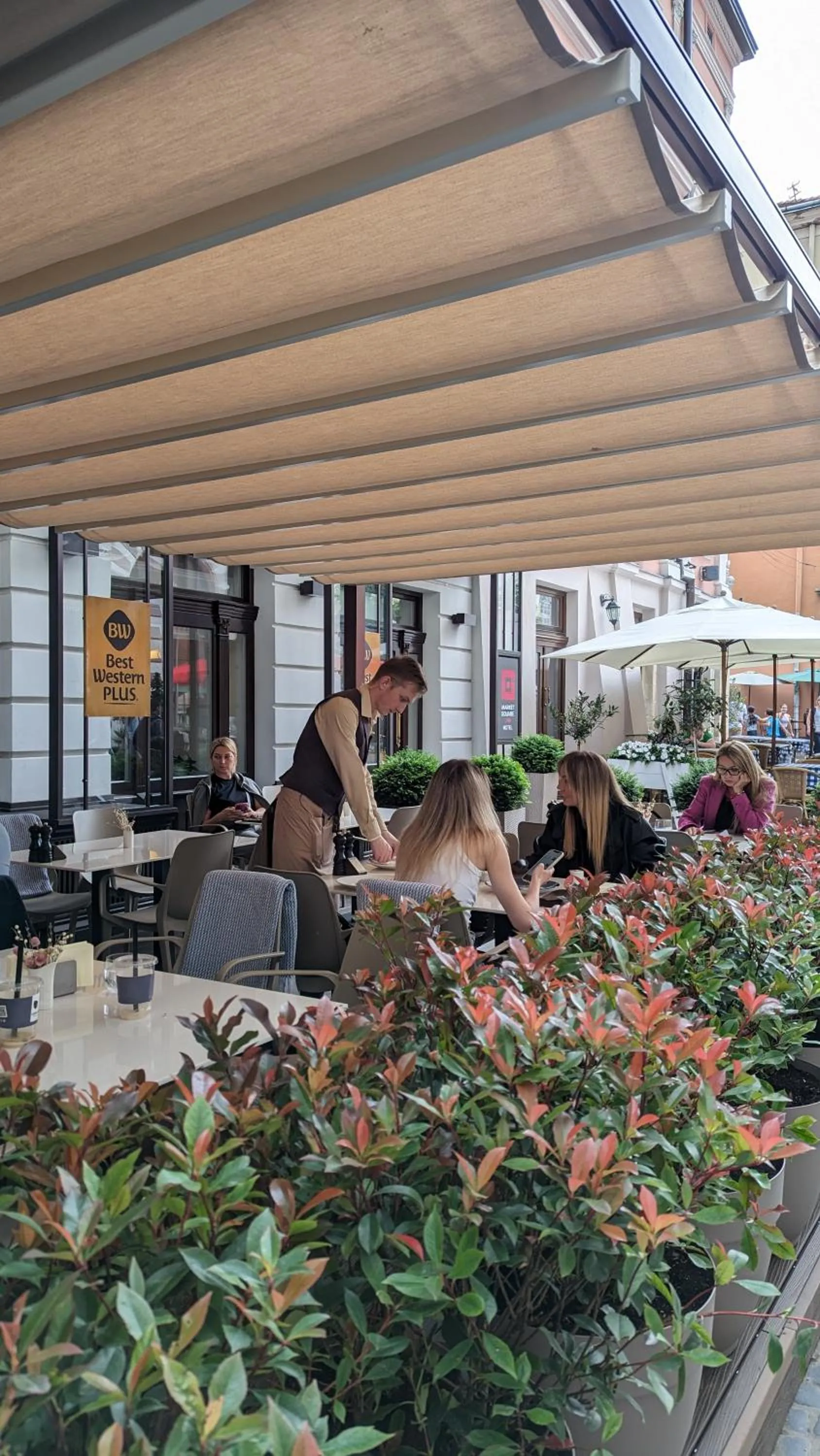 Restaurant/places to eat in Best Western Plus Market Square Lviv