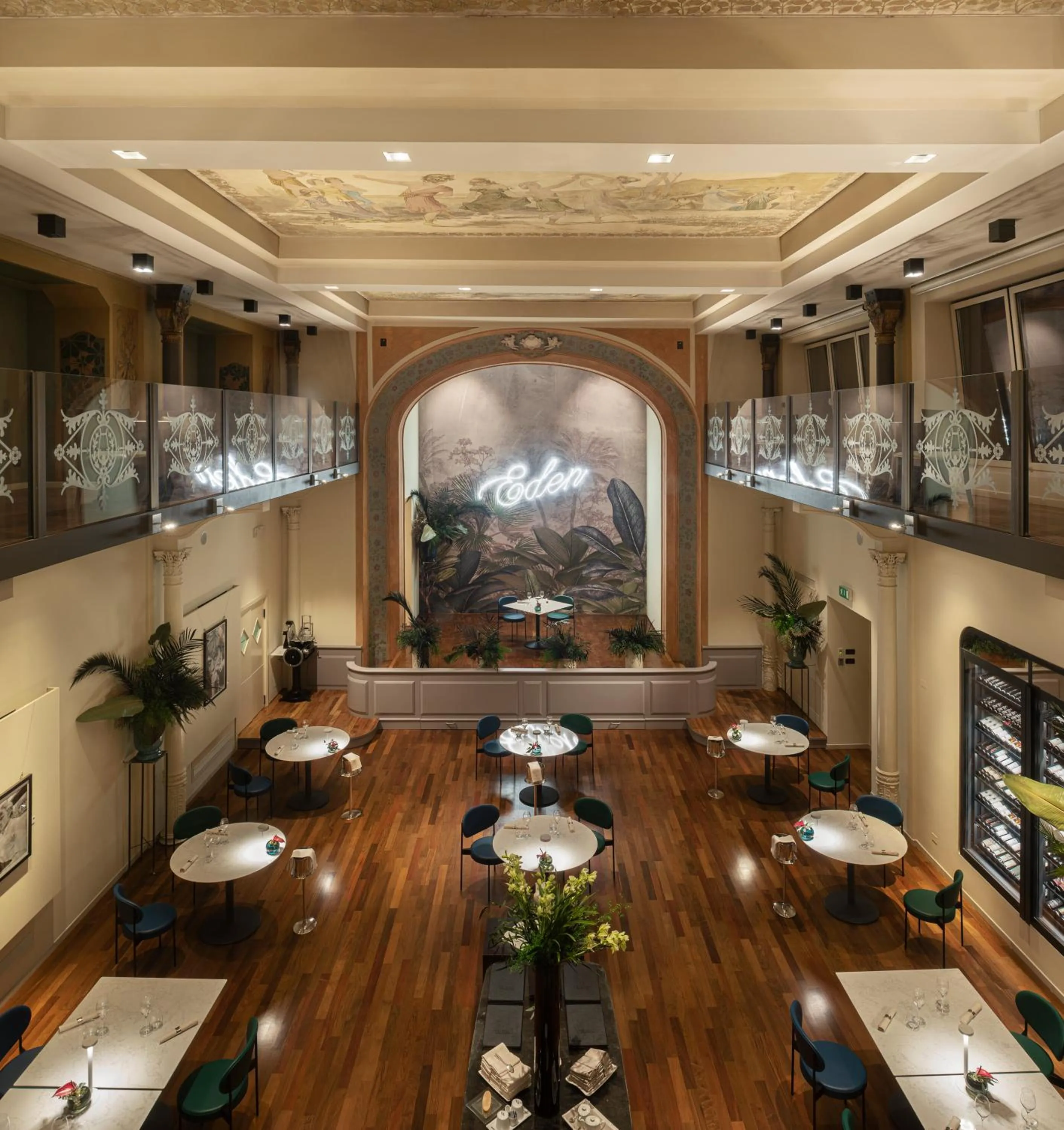 Restaurant/places to eat in I Portici Hotel Bologna