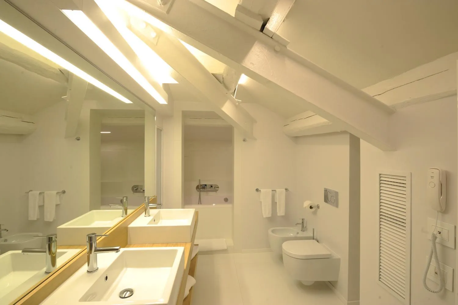 Bathroom in I Portici Hotel Bologna