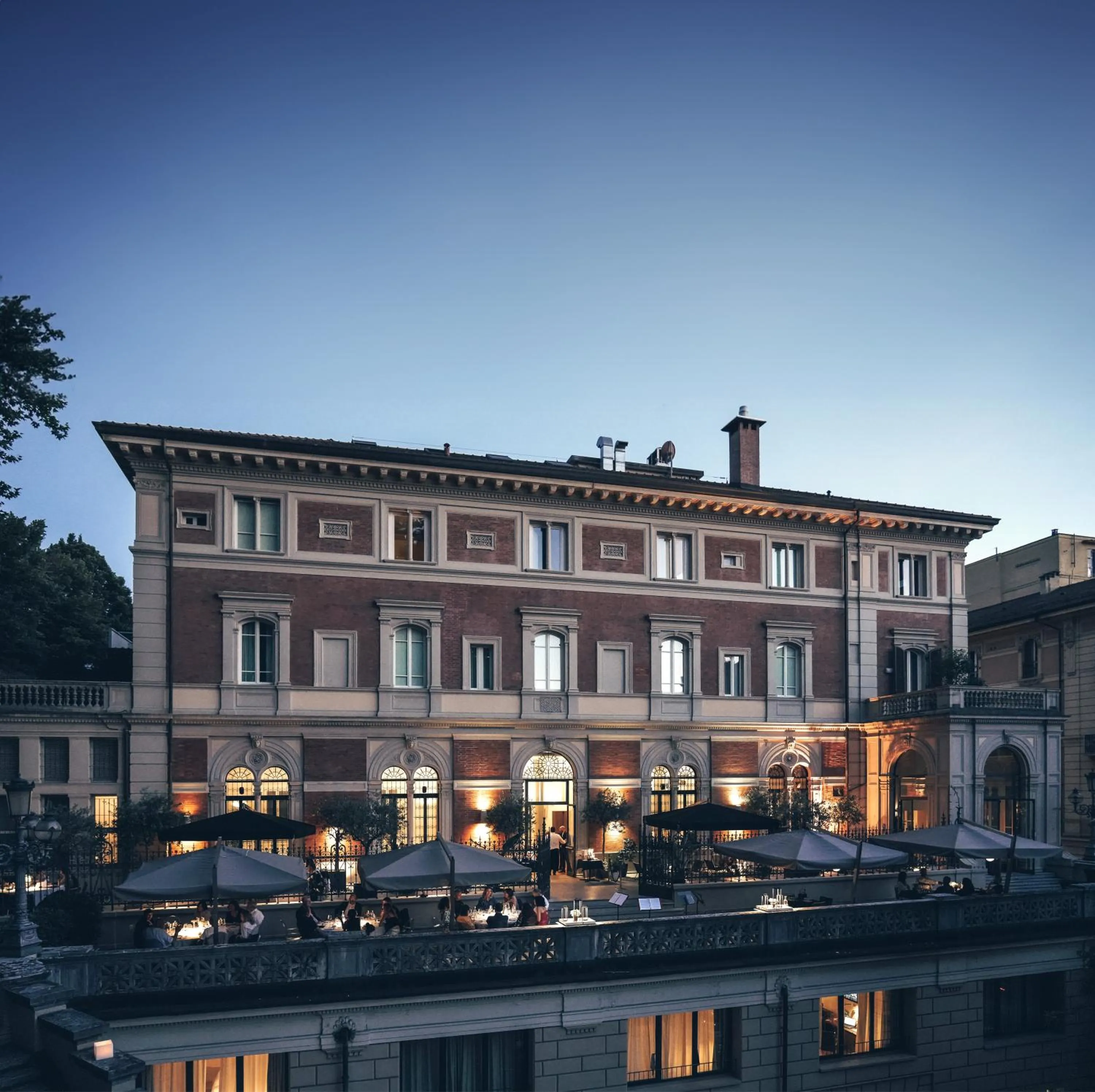 Property building in I Portici Hotel Bologna