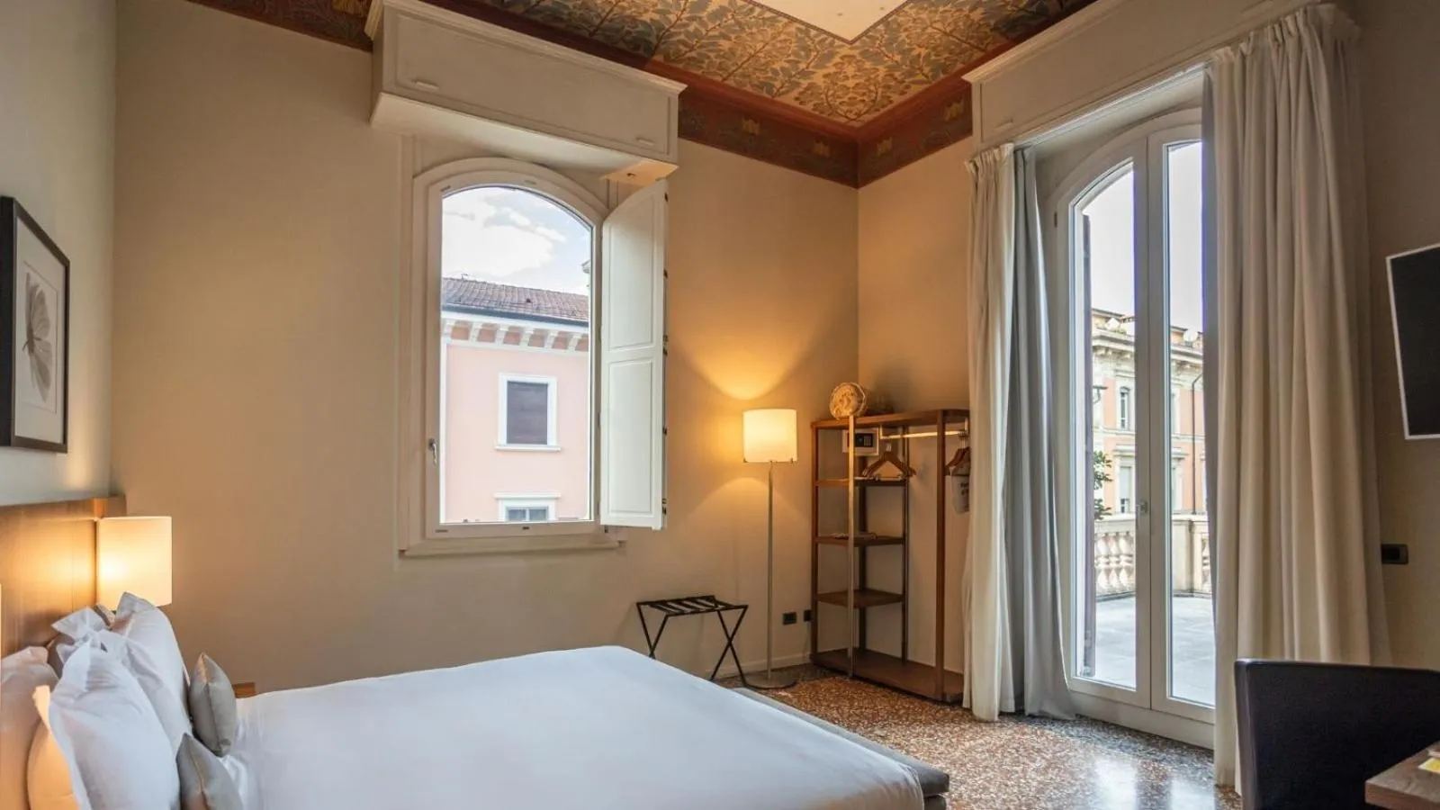 Bedroom, Bed in I Portici Hotel Bologna