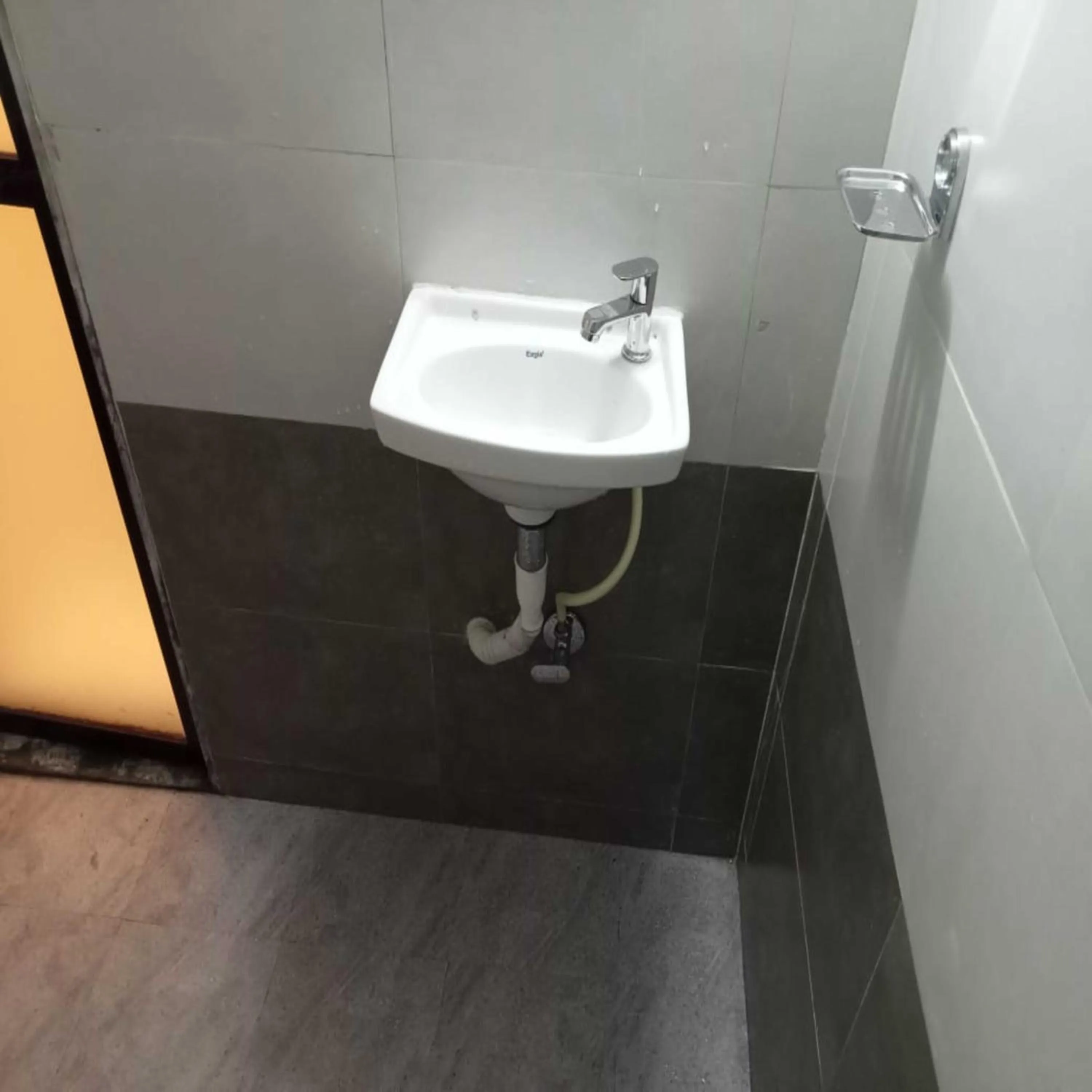 Bathroom in Hotel New Sarah Inn, Andheri West