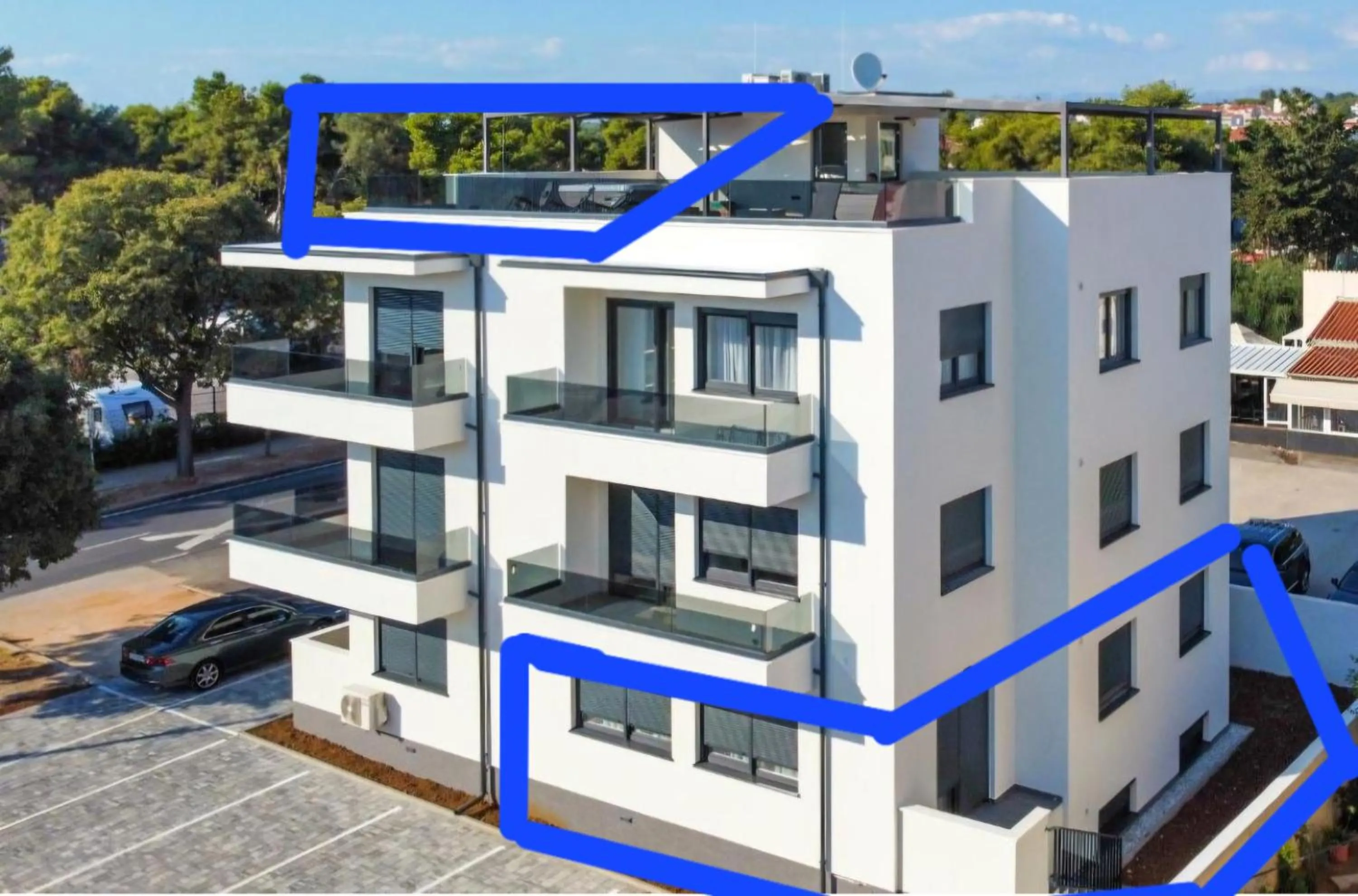 Azzurro apartment - with private rooftop jacuzzi
