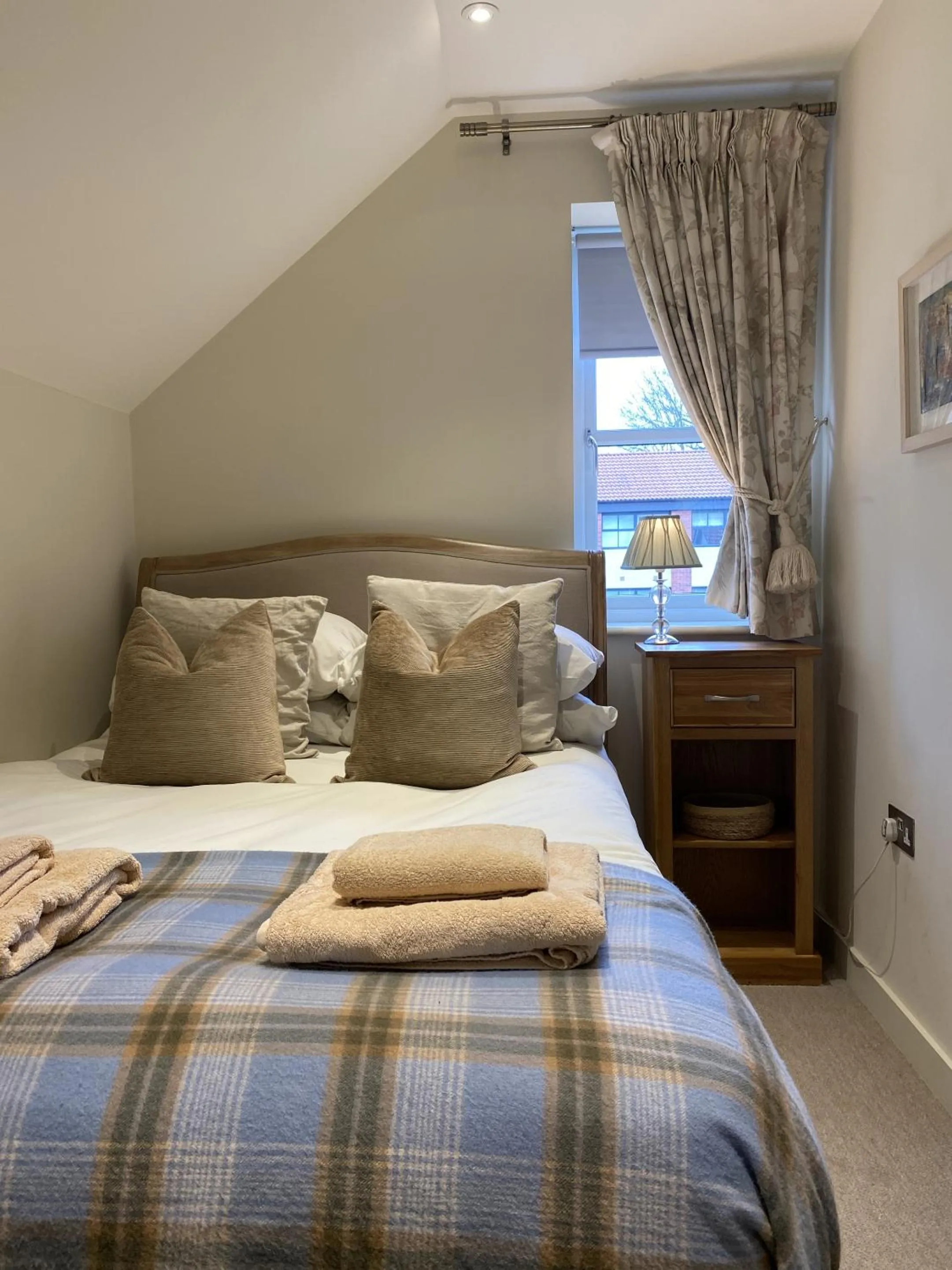Bedroom, Bed in Walcot Yard in Bath