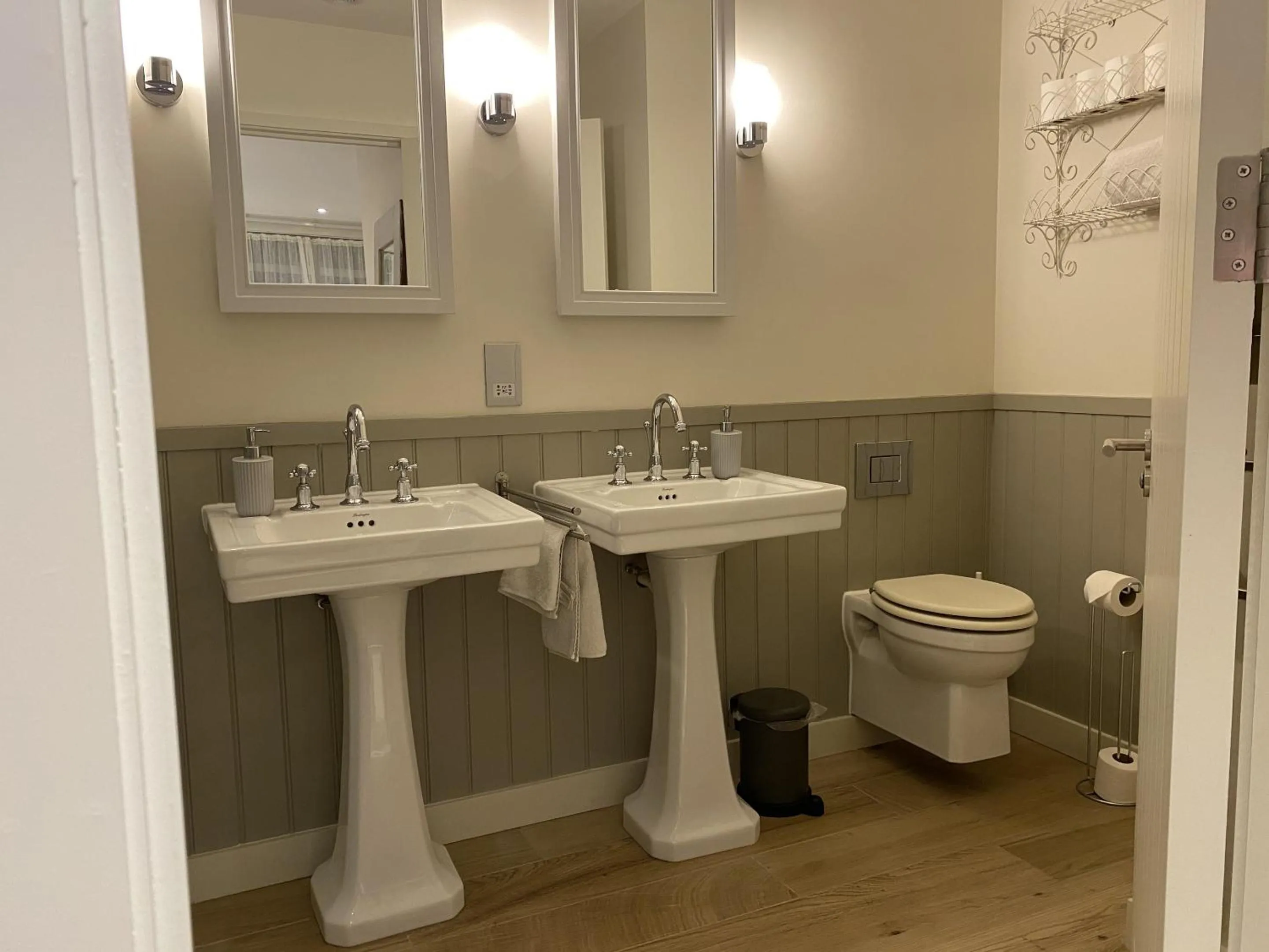 Bathroom in Walcot Yard in Bath