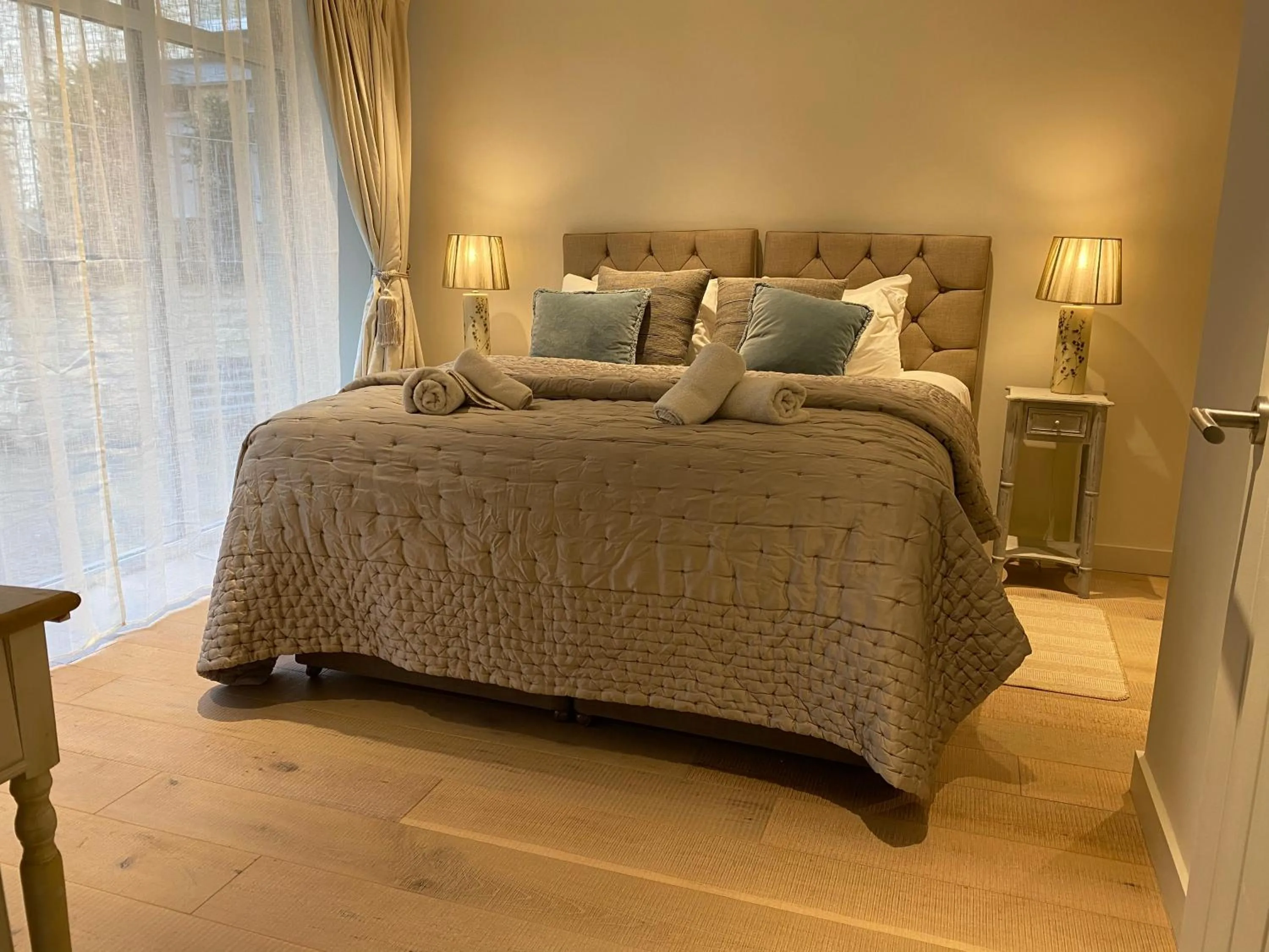 Bedroom, Bed in Walcot Yard in Bath