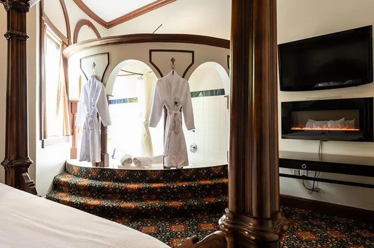 Bed in Chateau Avalon