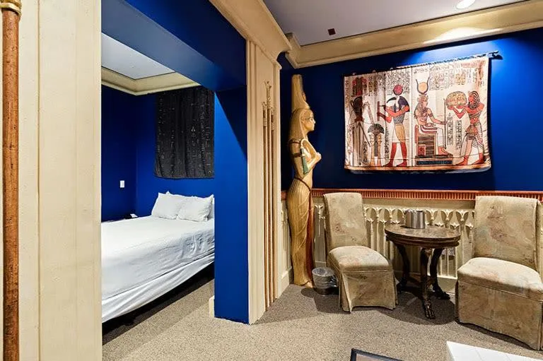 Bed in Chateau Avalon