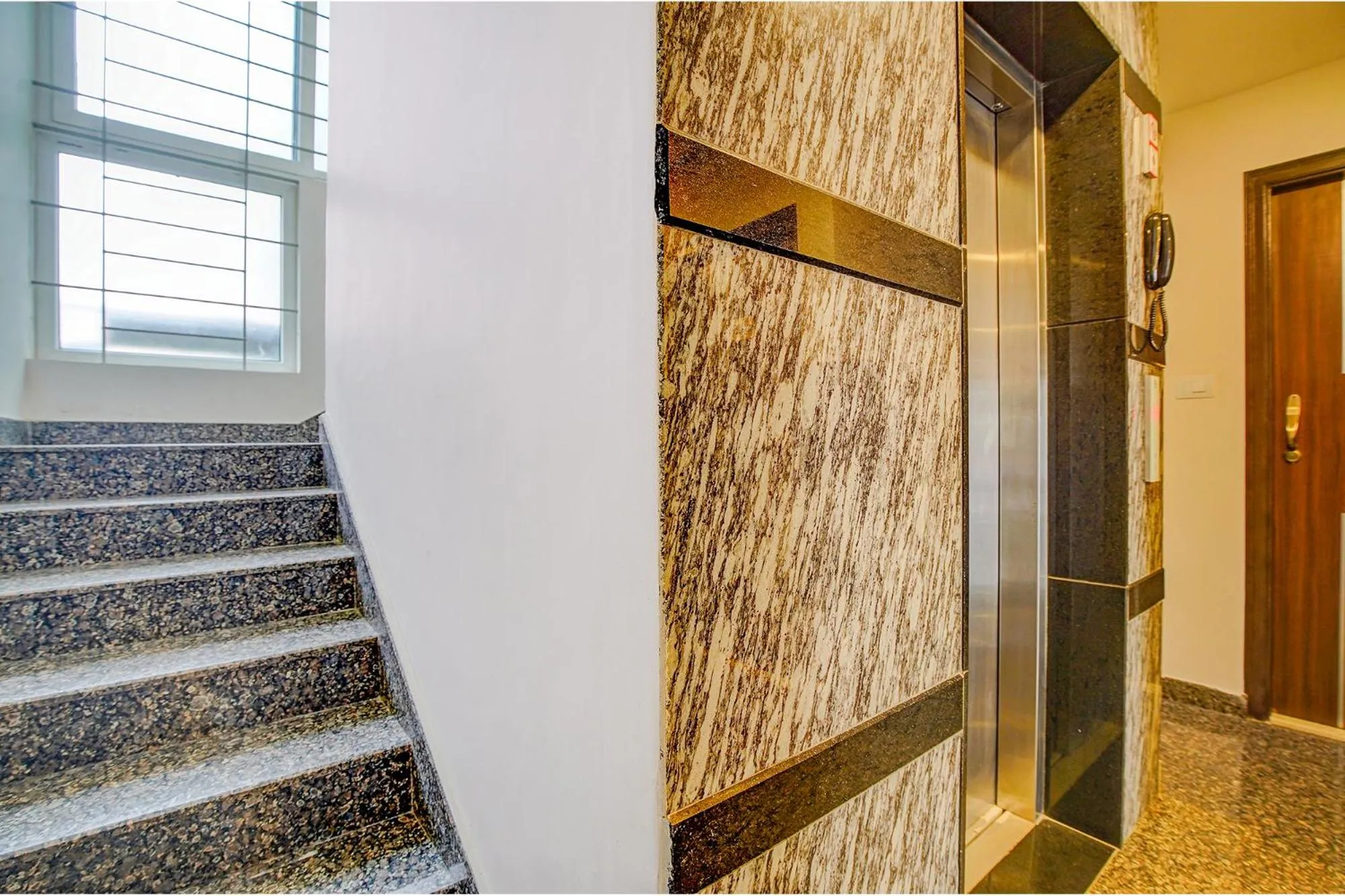 Lobby or reception in FabHotel Greenwood Xpress Inn - Nr Manipal Hospital