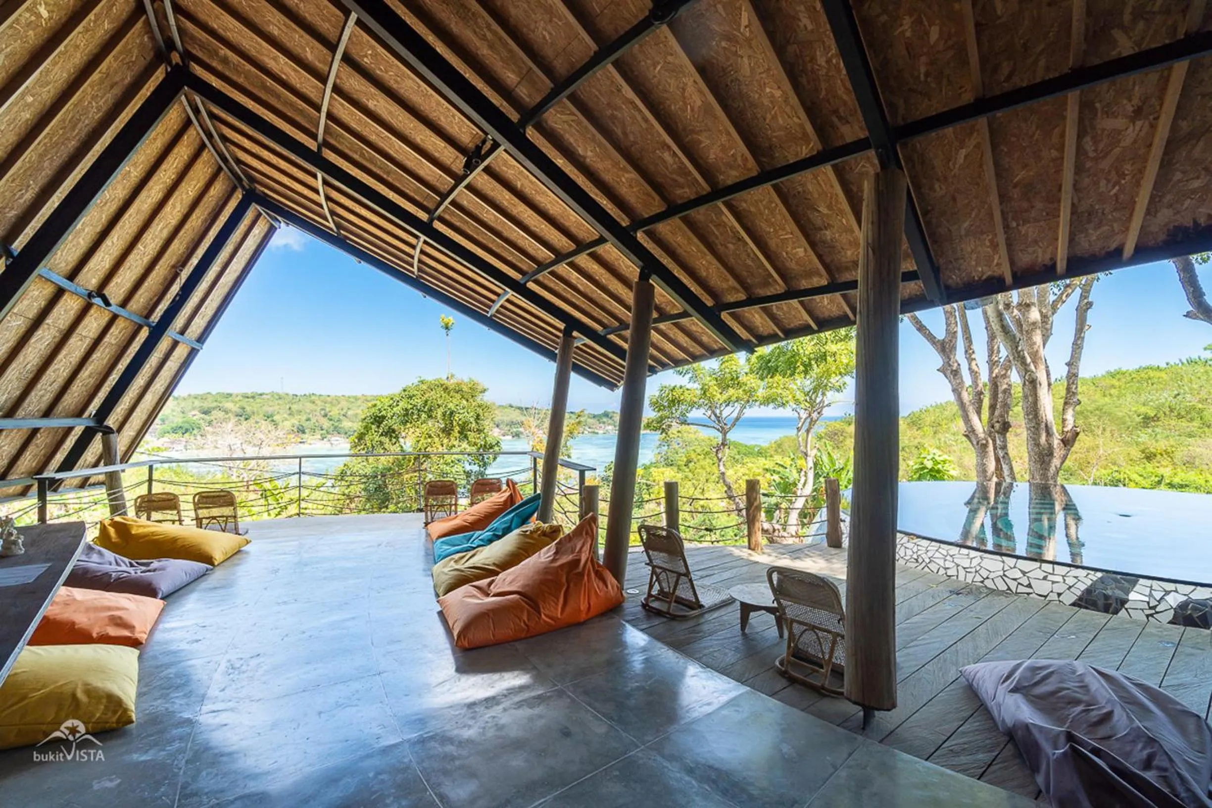 Property building in Bong Hostel Nusa Lembongan by Bukit Vista