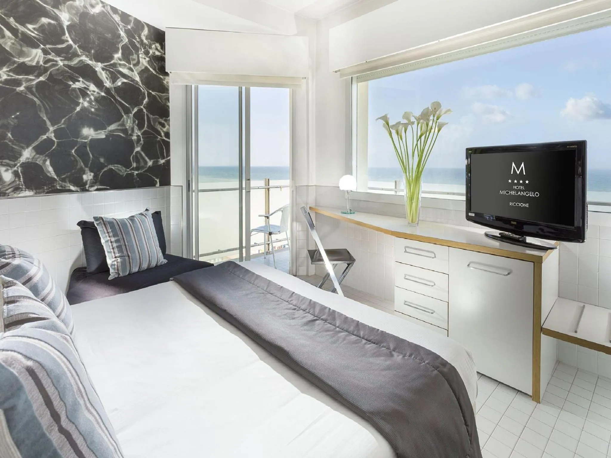 Sea view, Bed in Hotel Michelangelo