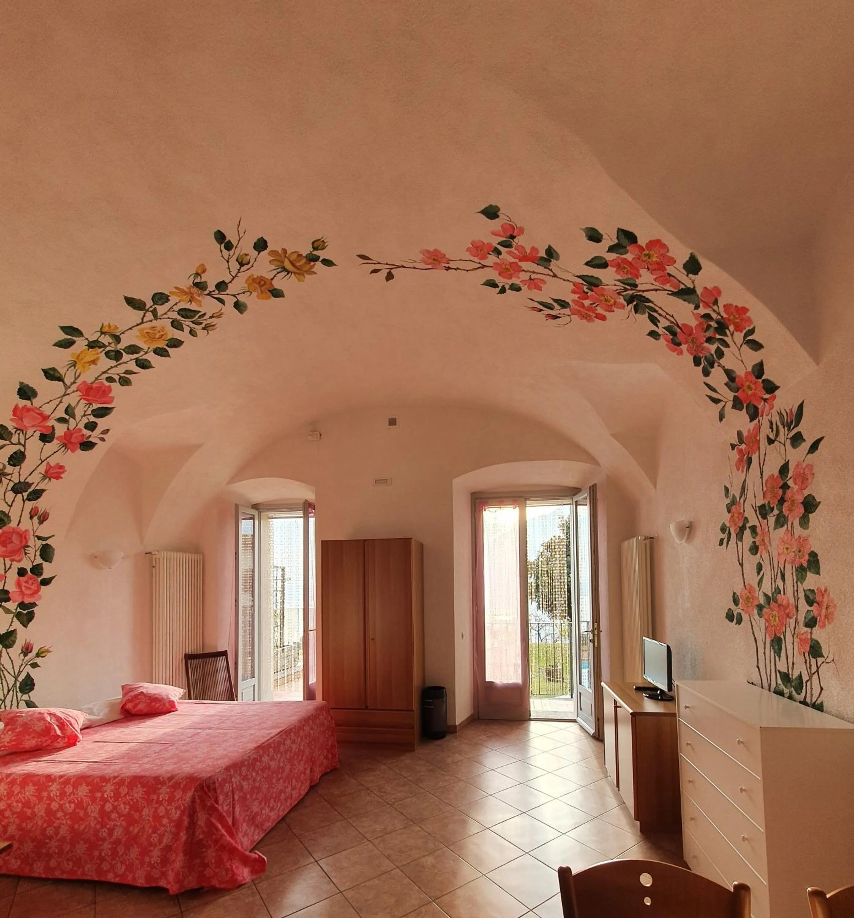 Photo of the whole room, Bed in Residence Celeste