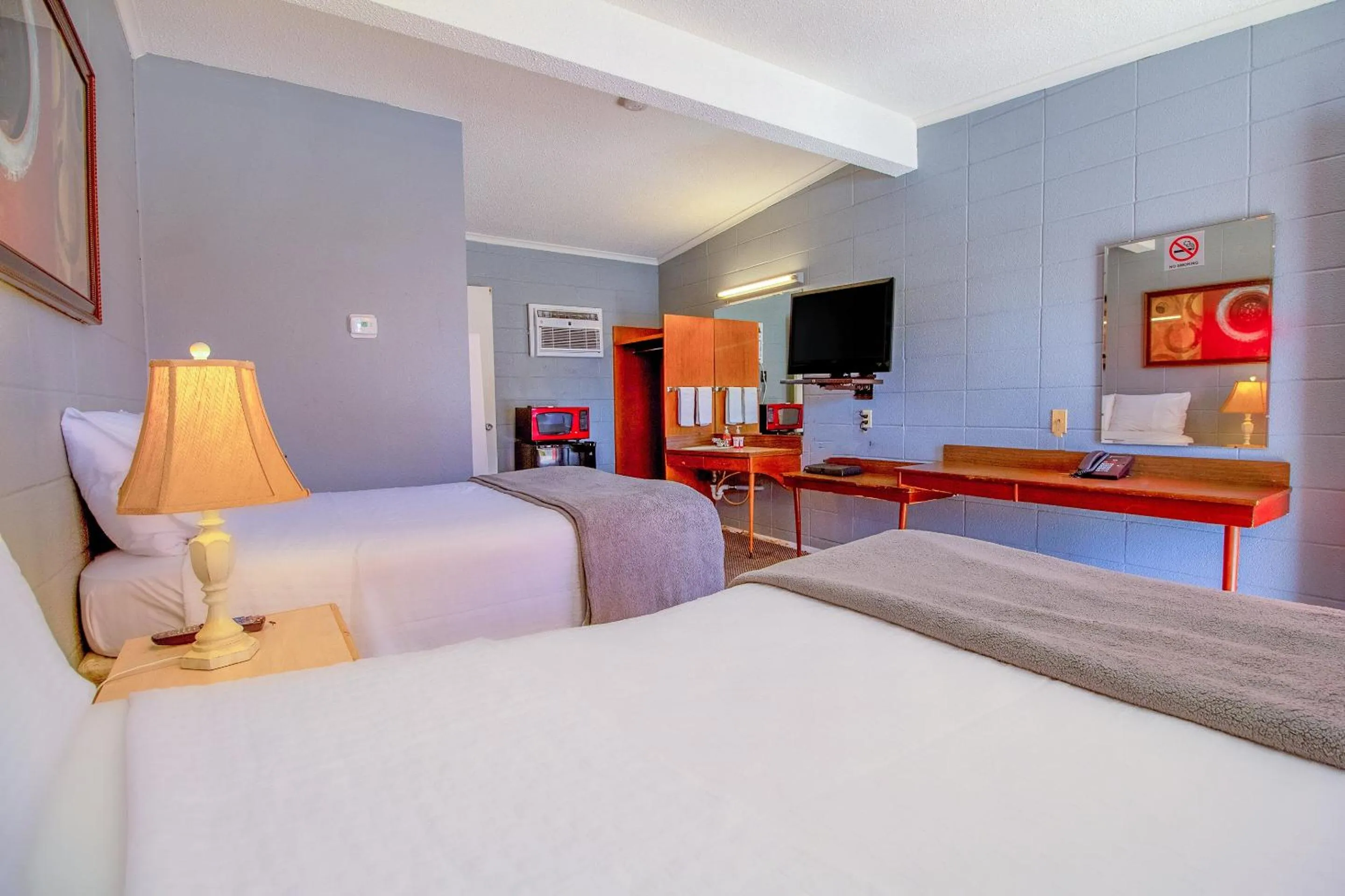 Bedroom, Bed in Wheeler Inn Texas, US - 83 By OYO