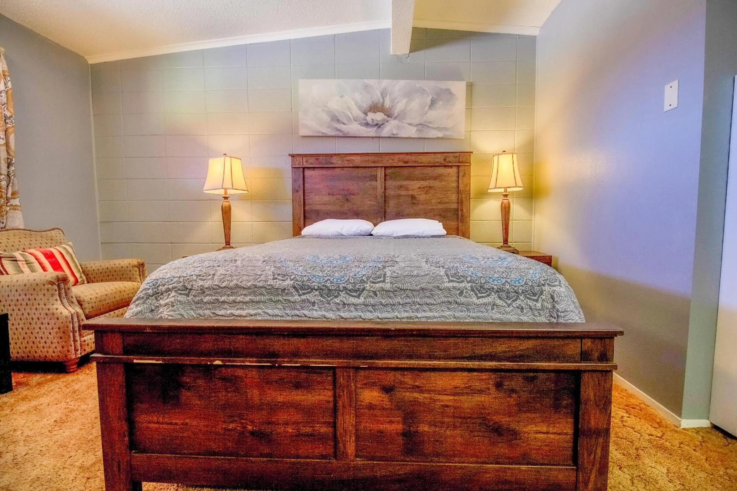 Bedroom, Bed in Wheeler Inn Texas, US - 83 By OYO