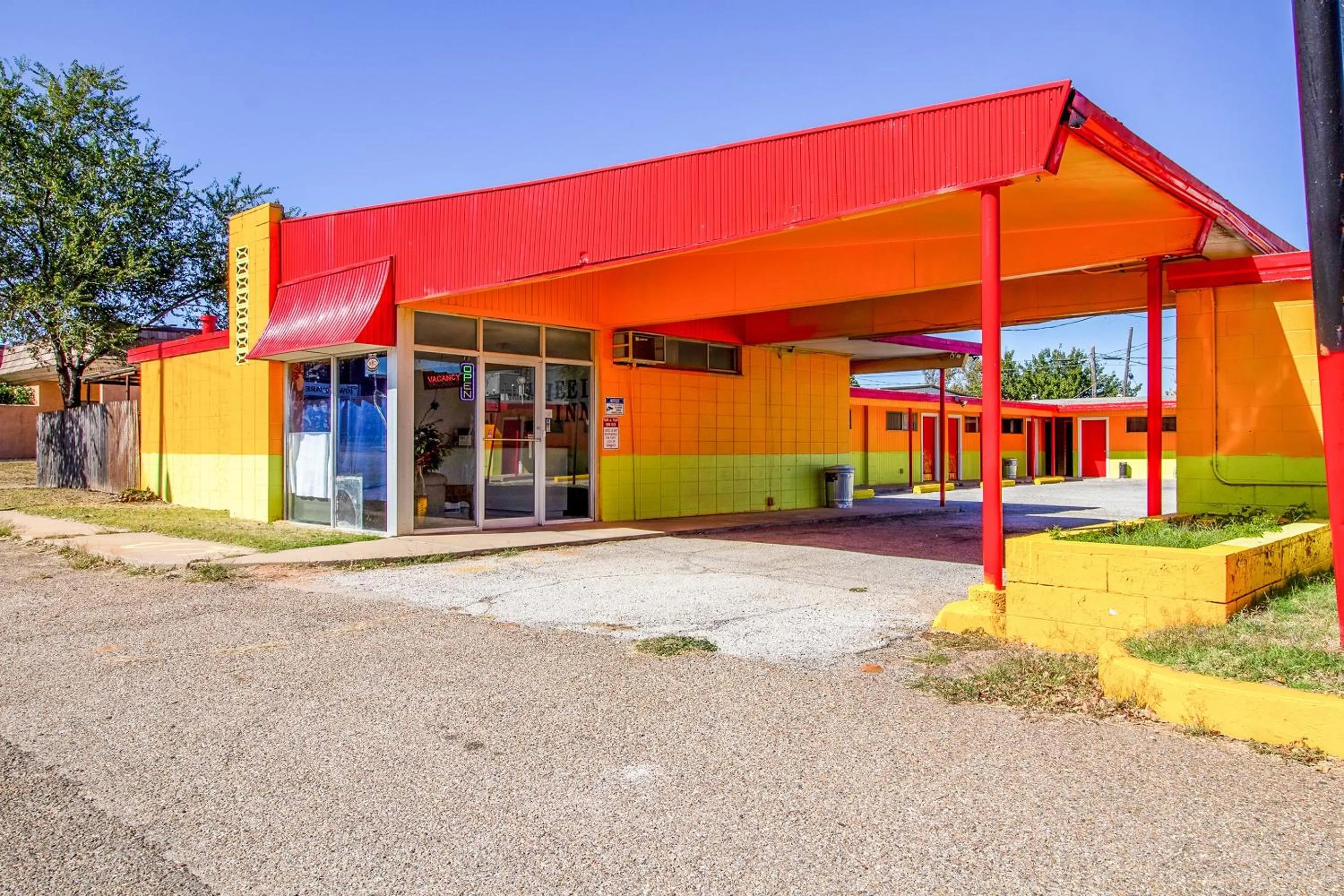 Facade/entrance in Wheeler Inn Texas, US - 83 By OYO