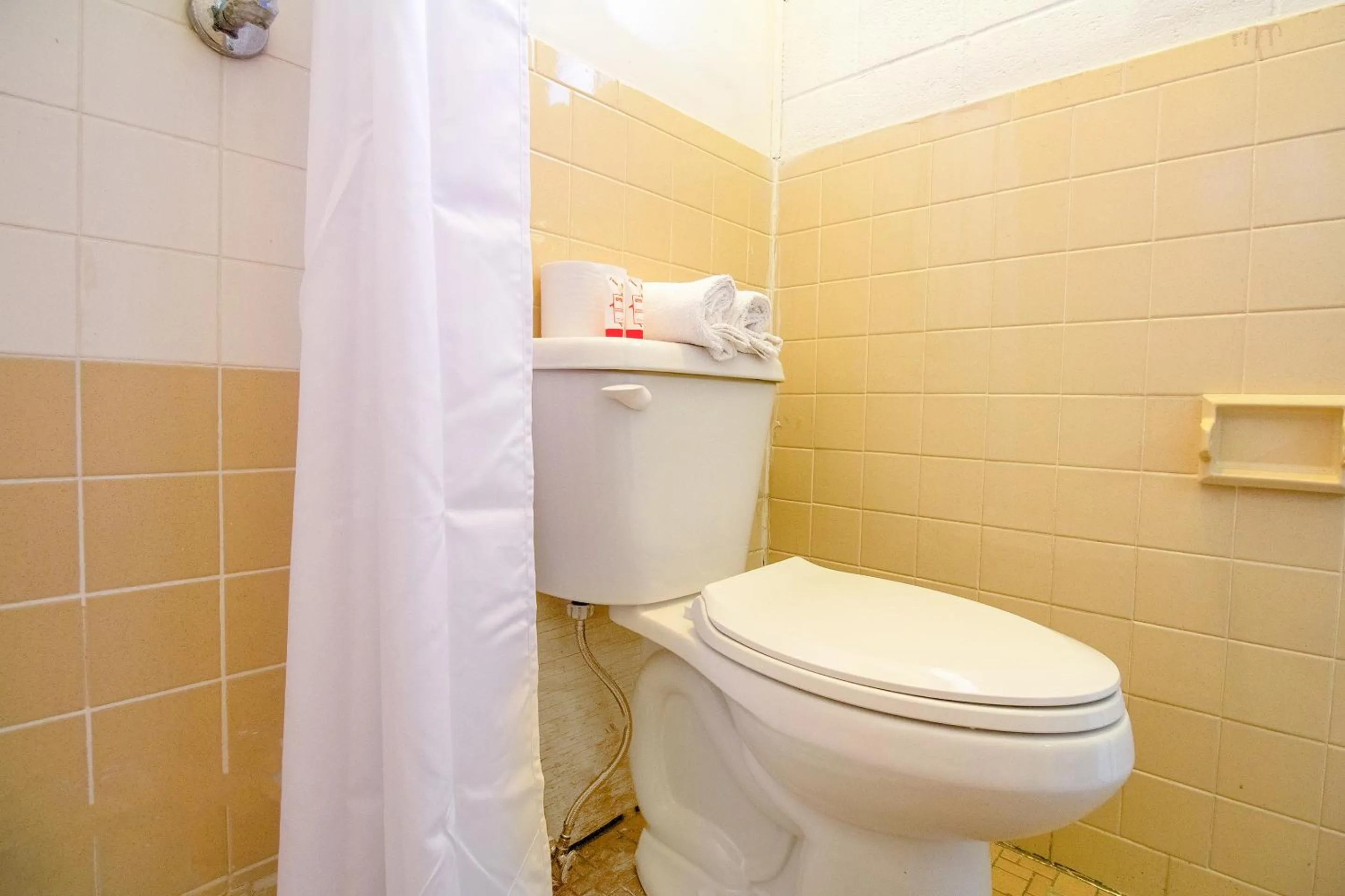 Bathroom in Wheeler Inn Texas, US - 83 By OYO