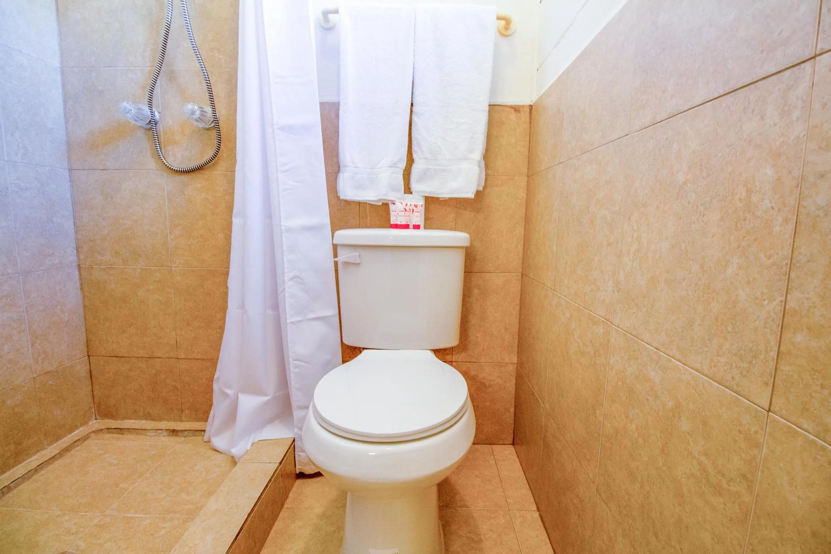 Bathroom in Wheeler Inn Texas, US - 83 By OYO