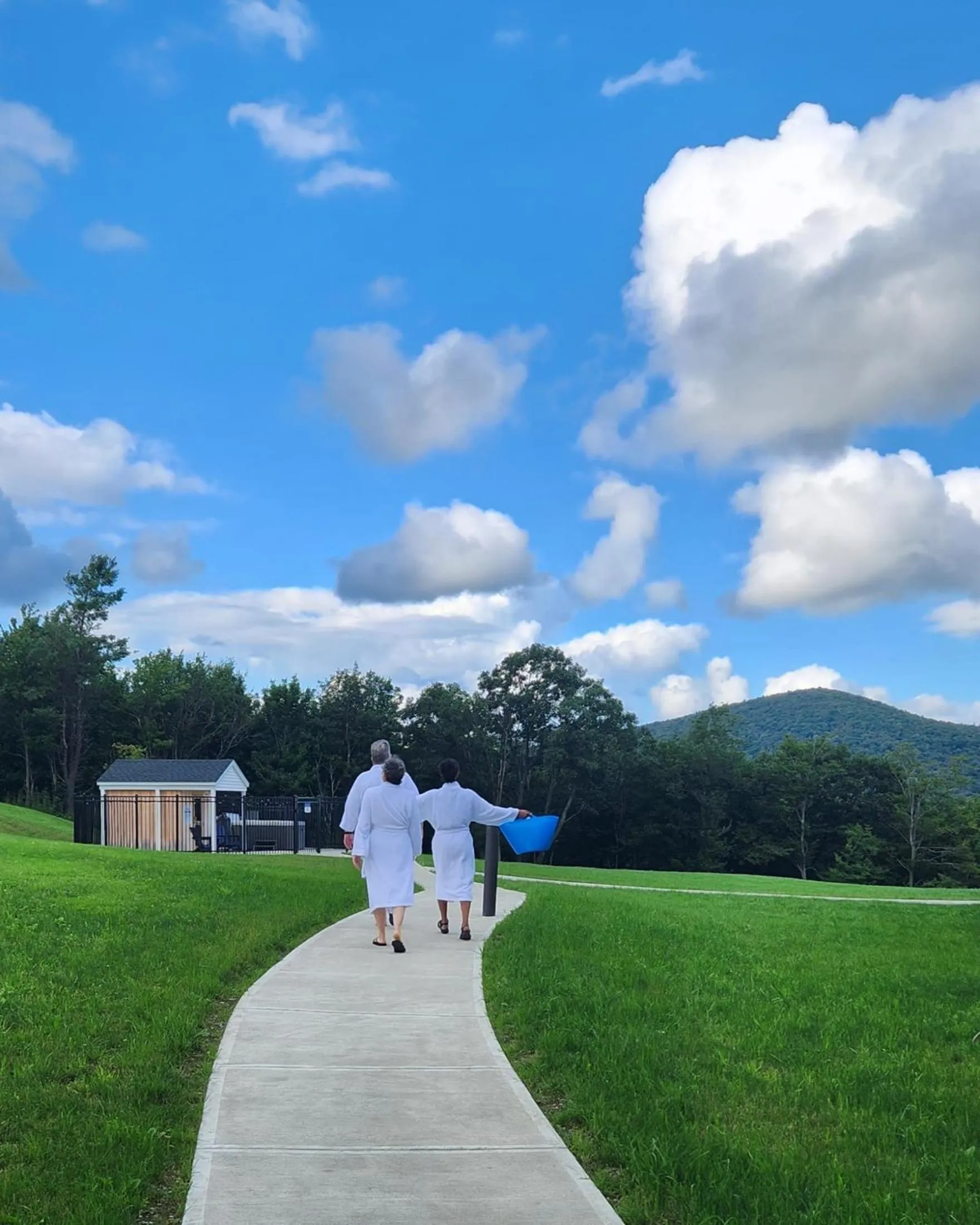 Hot Tub in Blue Vista Motor Lodge