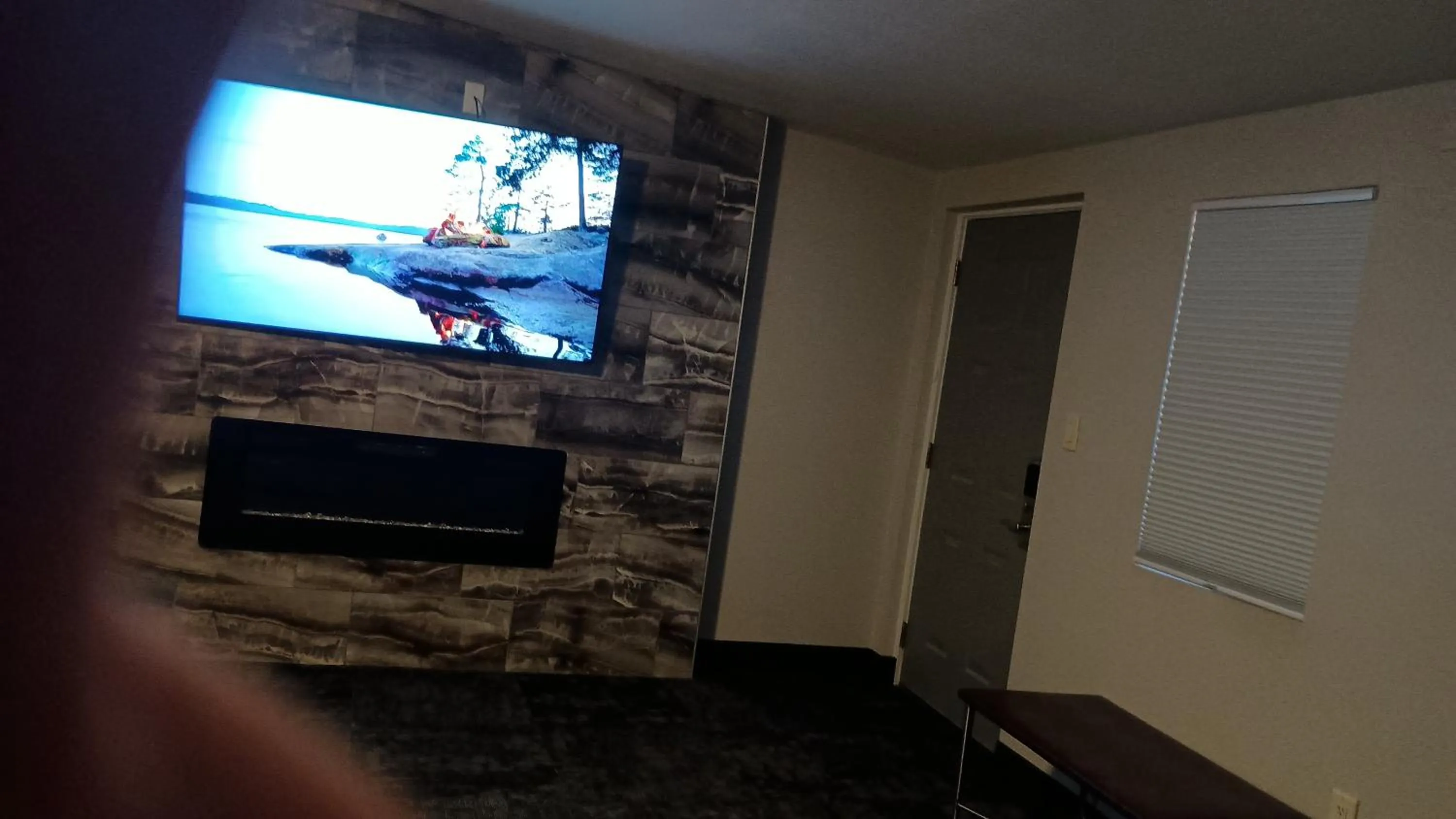 TV and multimedia in Econo Inn