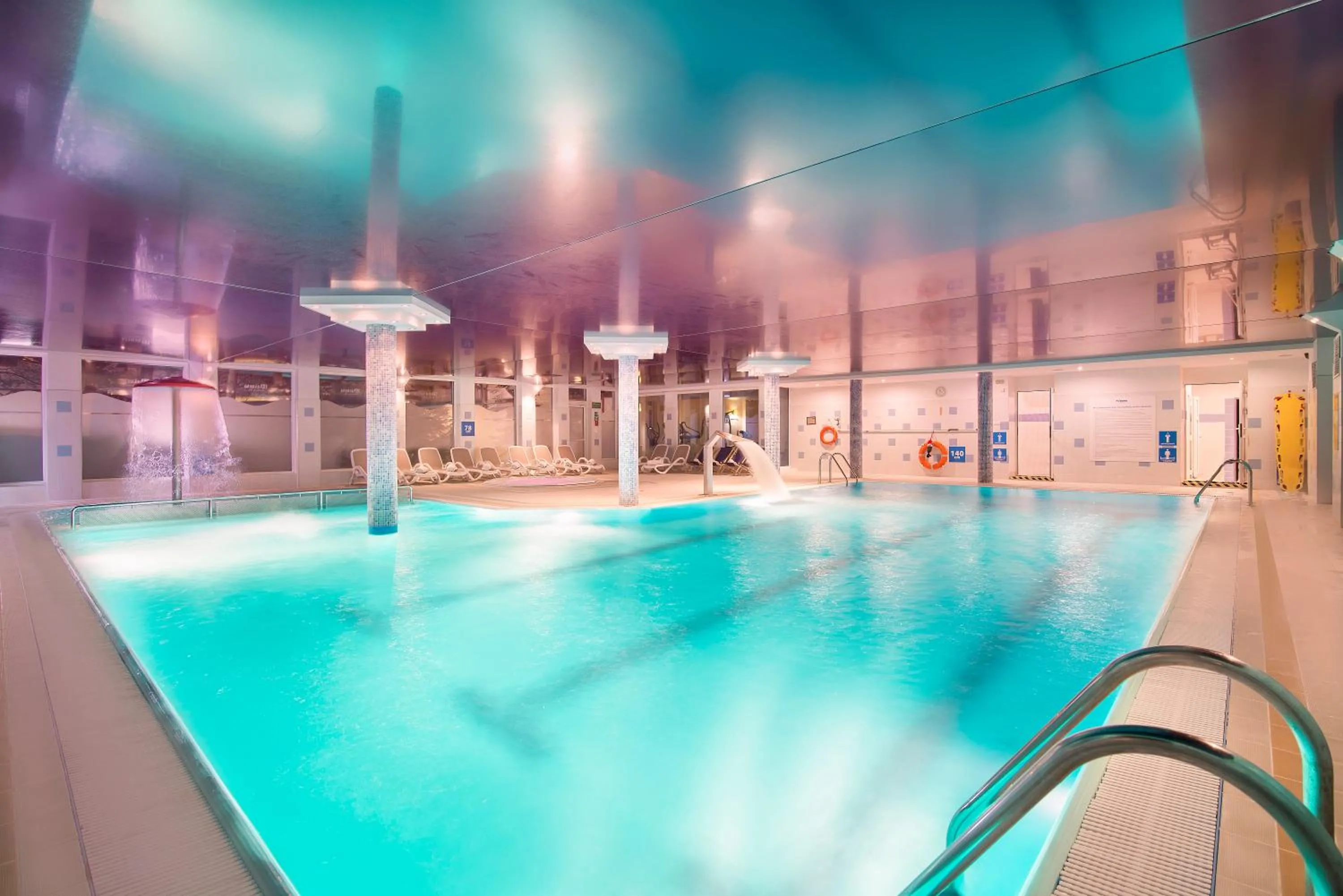 Swimming pool in Hotel Masuria