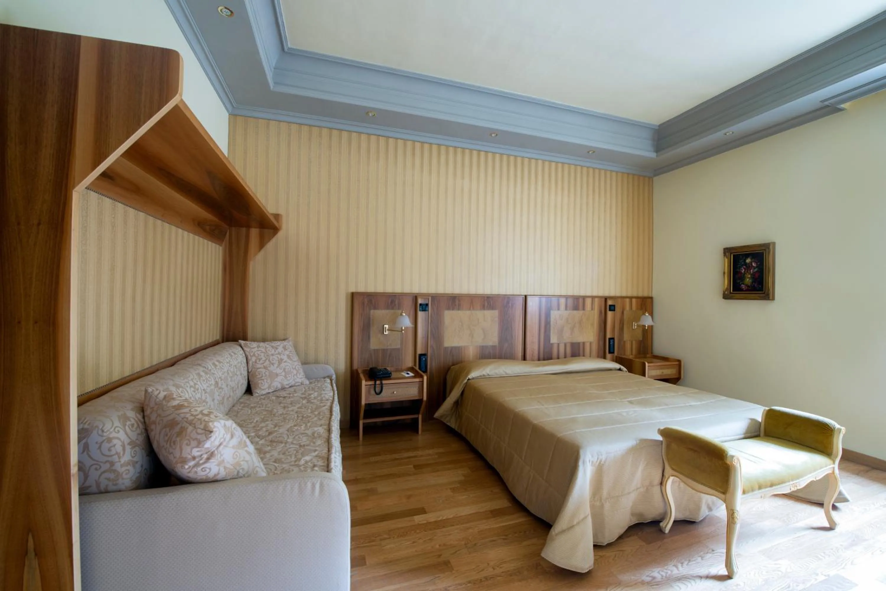 Photo of the whole room, Bed in Villa Tuscolana