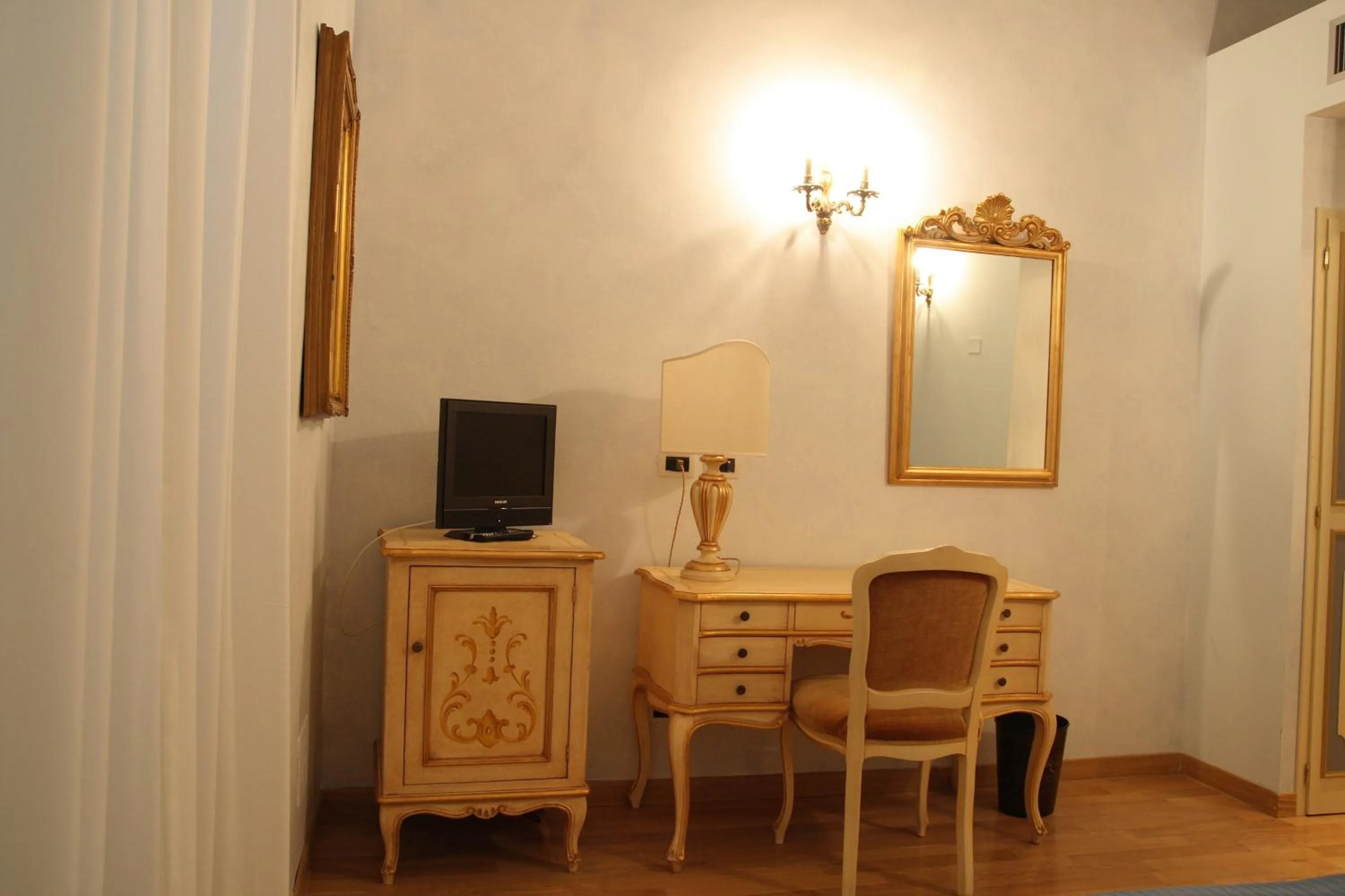 Seating area in Villa Tuscolana