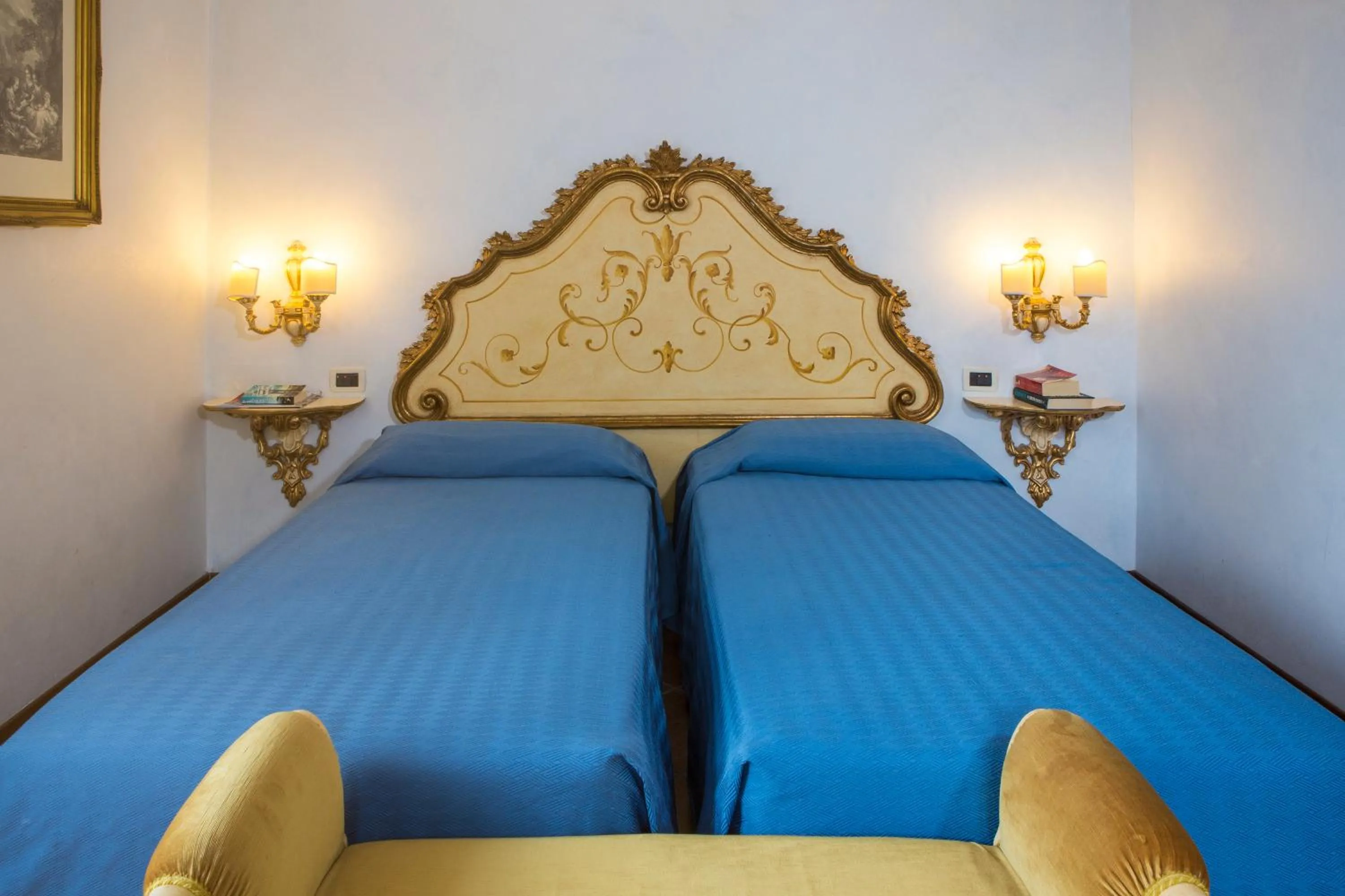 Bedroom, Bed in Villa Tuscolana